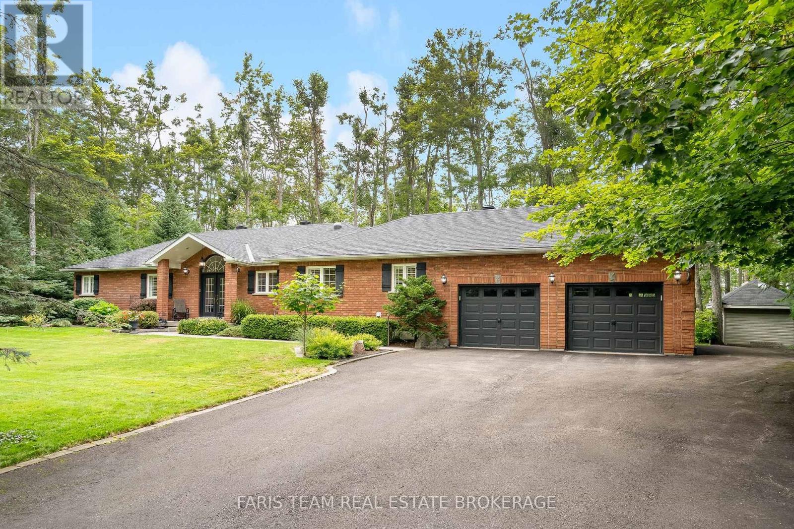 10 Green Mountain Court, Oro-Medonte, Ontario  L0L 2L0 - Photo 3 - S13653652