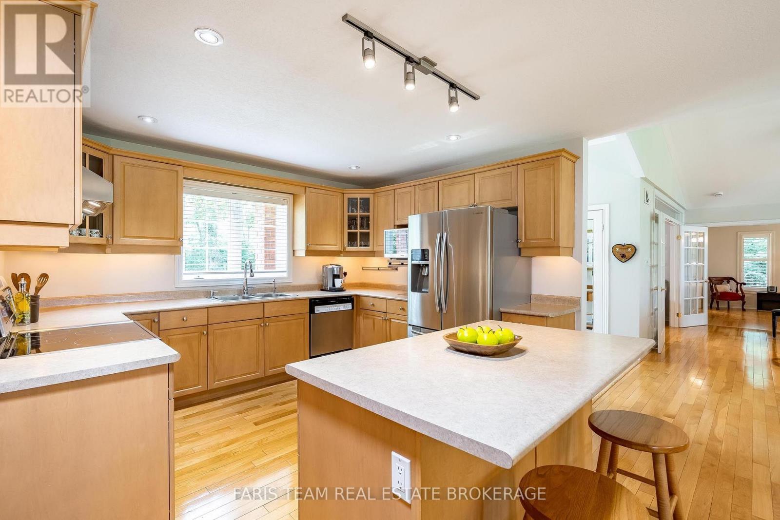 10 Green Mountain Court, Oro-Medonte, Ontario  L0L 2L0 - Photo 7 - S13653652