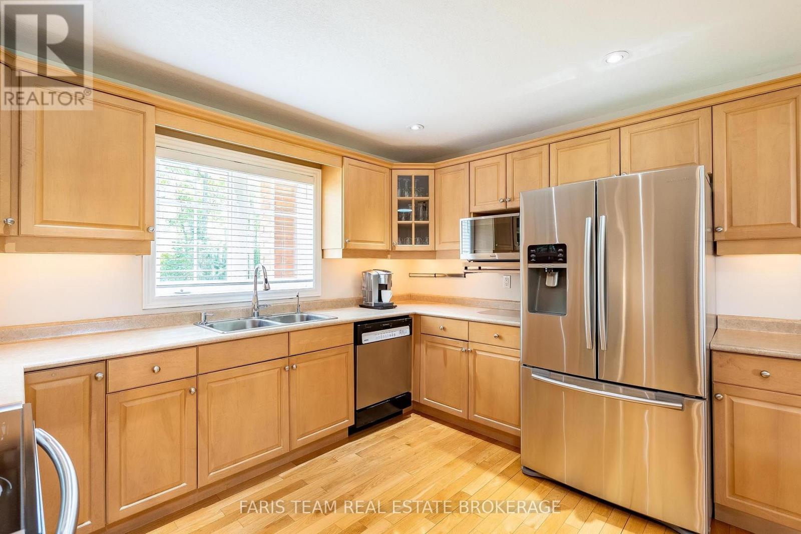 10 Green Mountain Court, Oro-Medonte, Ontario  L0L 2L0 - Photo 8 - S13653652