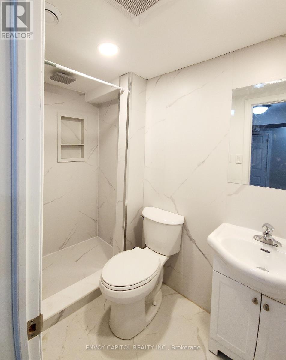 14 Faulkner Crescent, Toronto, Ontario  M9M 2C1 - Photo 28 - W13653642
