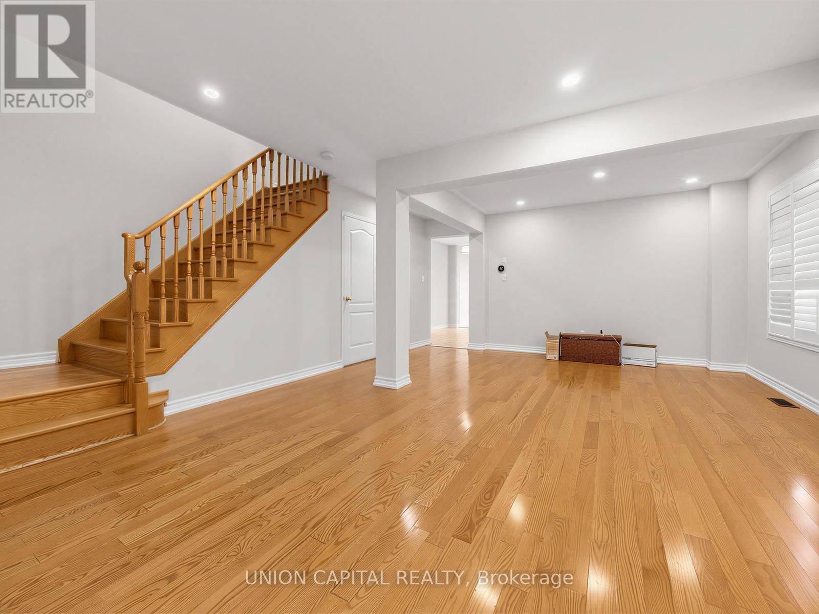 3186 Cabano Crescent, Mississauga, Ontario  L5M 0C4 - Photo 2 - W13653650
