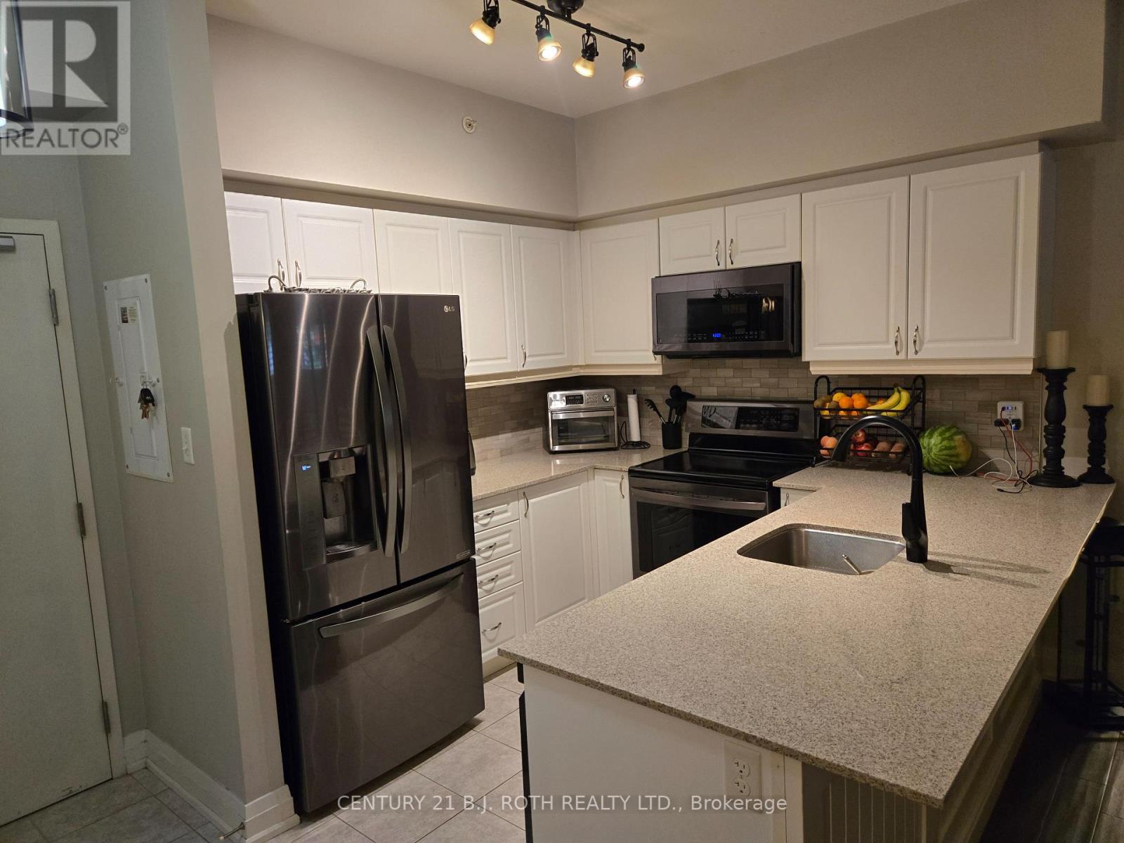 105 - 300 Essa Road, Barrie, Ontario  L9J 0B9 - Photo 5 - S13653196