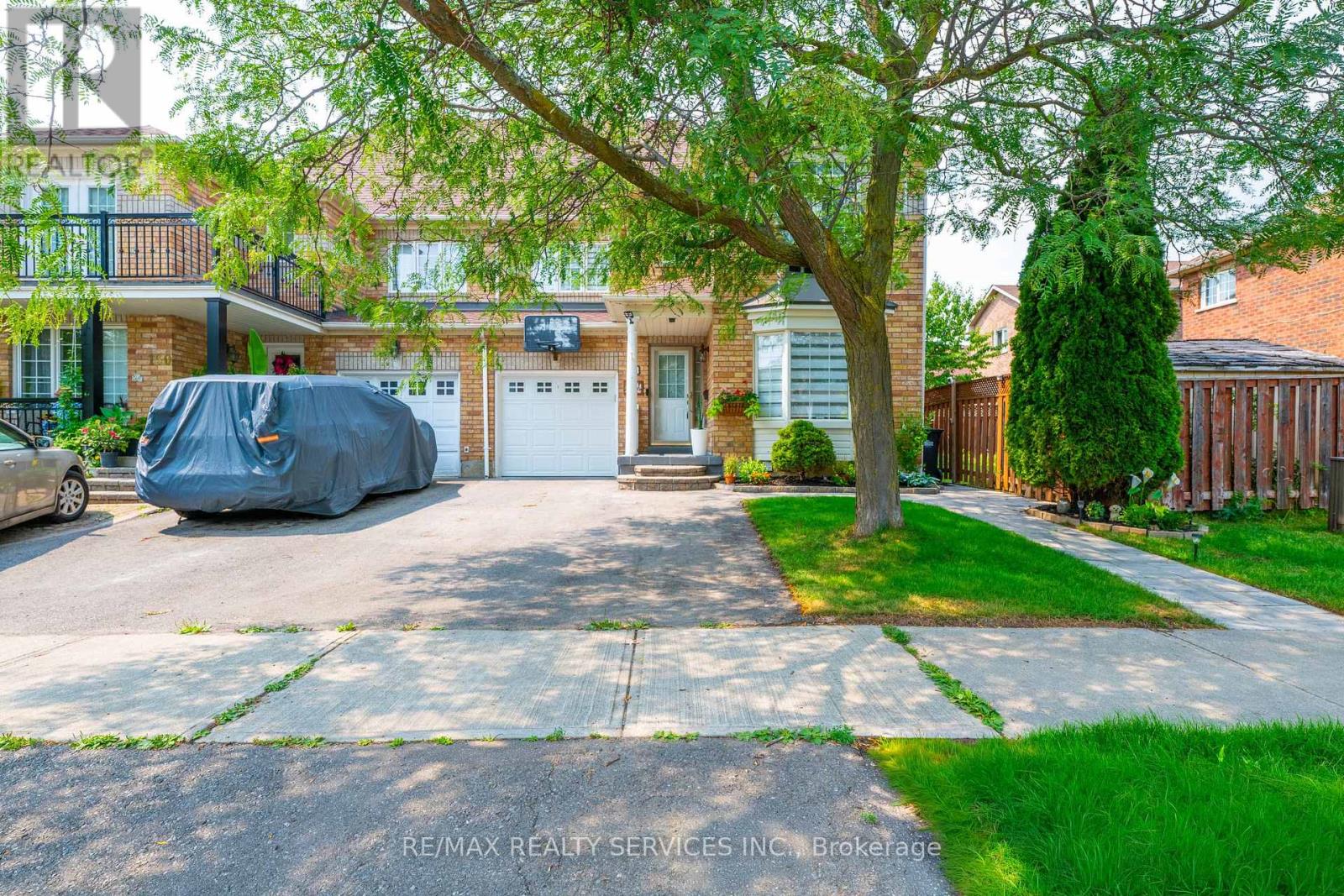 128 Seaside Circle, Brampton, Ontario  L6R 2G9 - Photo 4 - W13628456