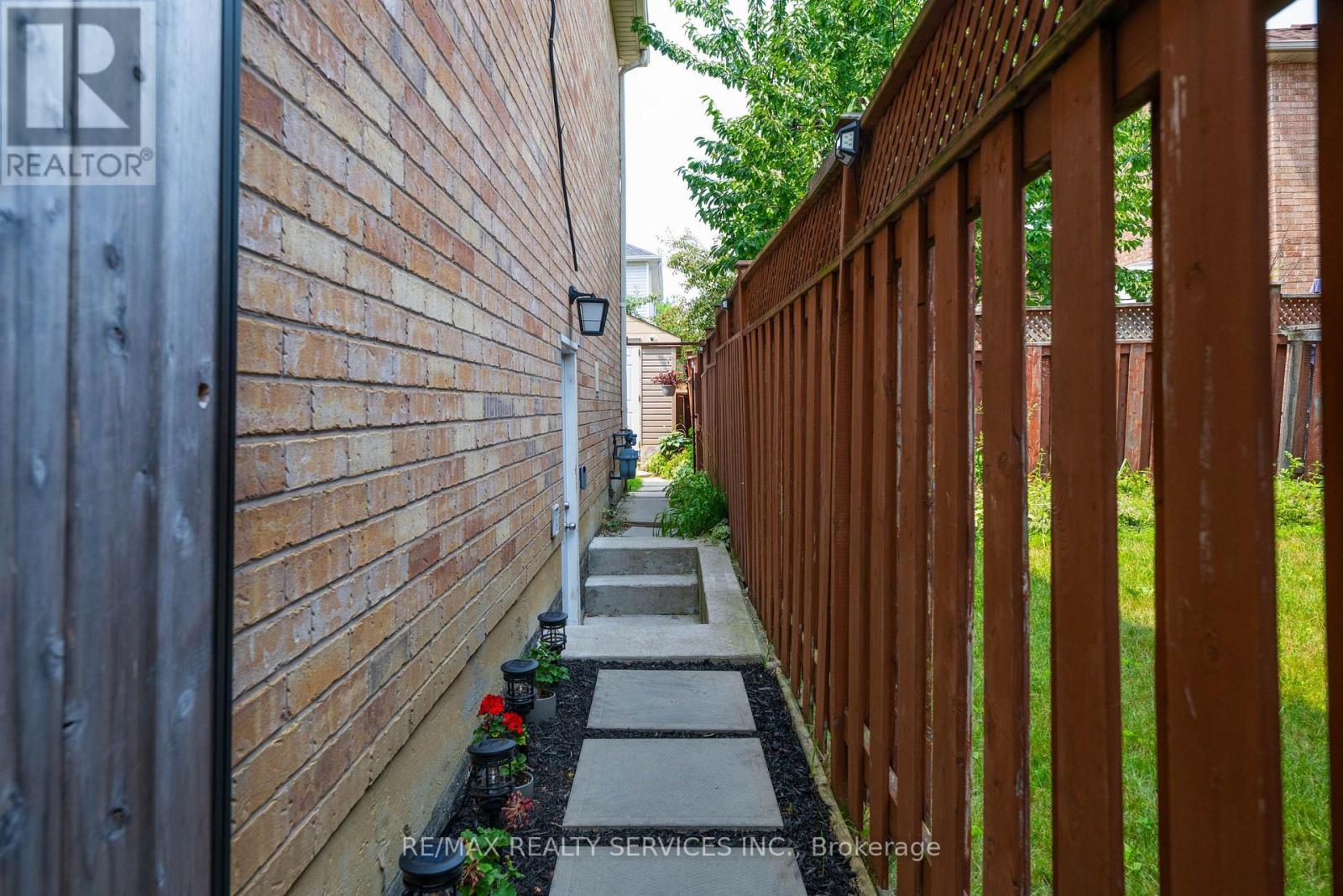 128 Seaside Circle, Brampton, Ontario  L6R 2G9 - Photo 40 - W13628456