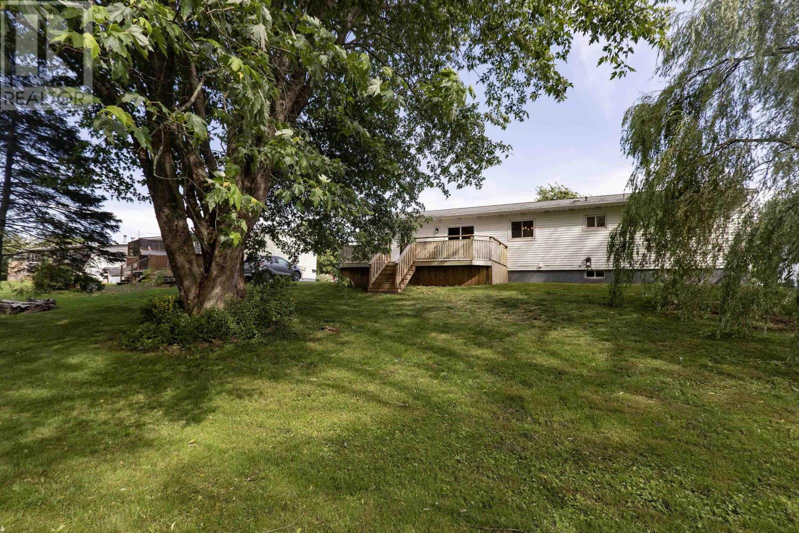 39 Rogers Avenue, Amherst, Nova Scotia  B4H 2J7 - Photo 17 - 202618633
