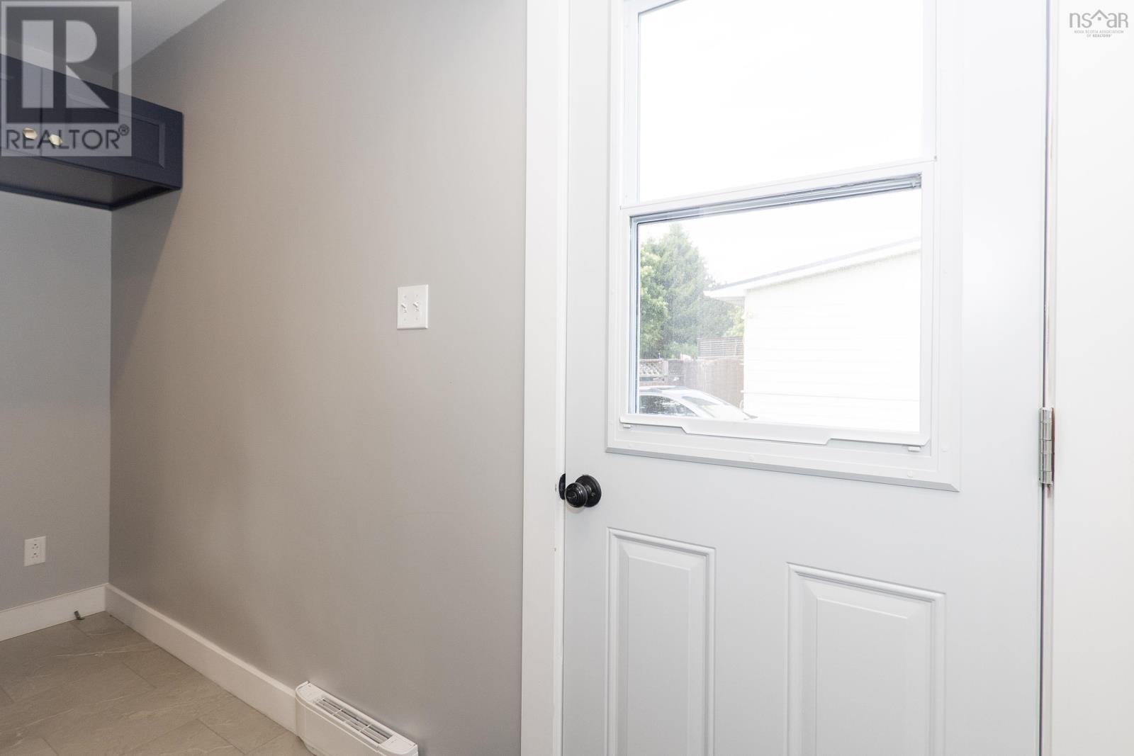 39 Rogers Avenue, Amherst, Nova Scotia  B4H 2J7 - Photo 5 - 202618633