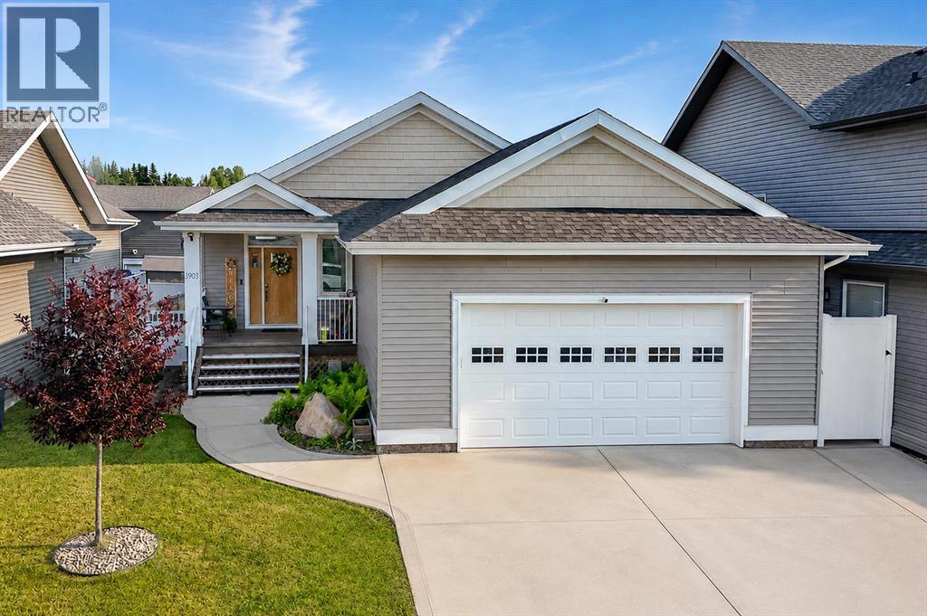 3903 49 Avenue, Ponoka, Alberta