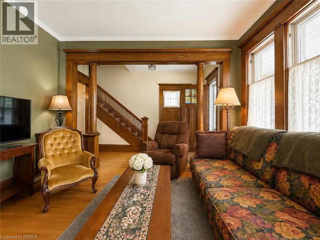 49 Palmerston Avenue, Brantford, Ontario  N3T 4L1 - Photo 2 - 40853712