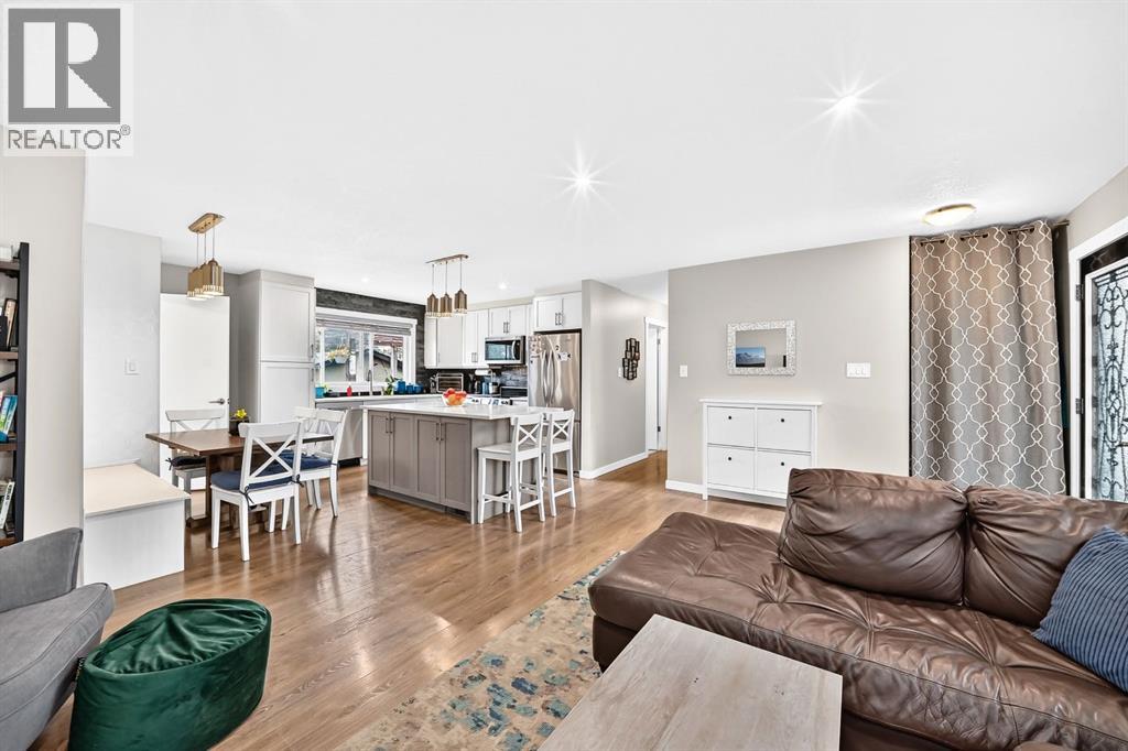 4824 41 Avenue SW, Calgary, Alberta  T3E 1H1 - Photo 9 - A2335681