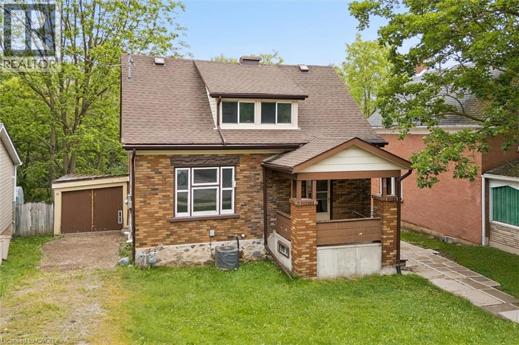 6 RIVERSIDE Drive W, Elmira, Ontario