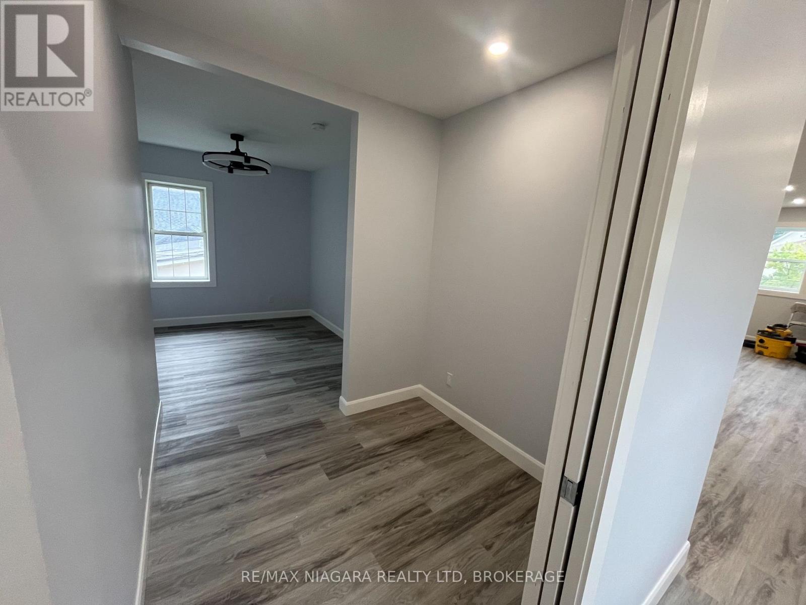 Upper Front - 243 Dufferin Street, Fort Erie, Ontario L2A 2T7 - Photo 11 - X13653728