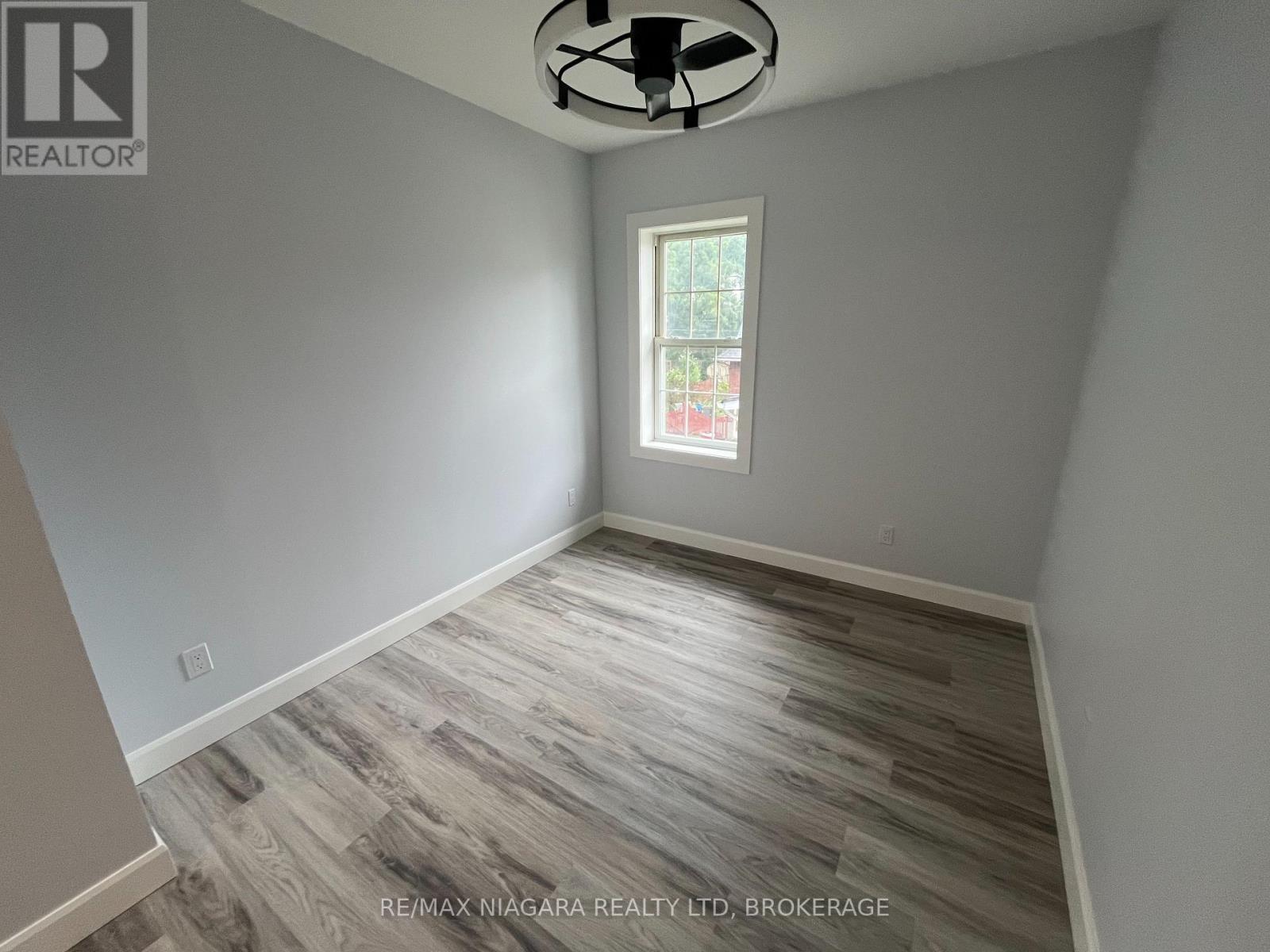 Upper Front - 243 Dufferin Street, Fort Erie, Ontario L2A 2T7 - Photo 12 - X13653728