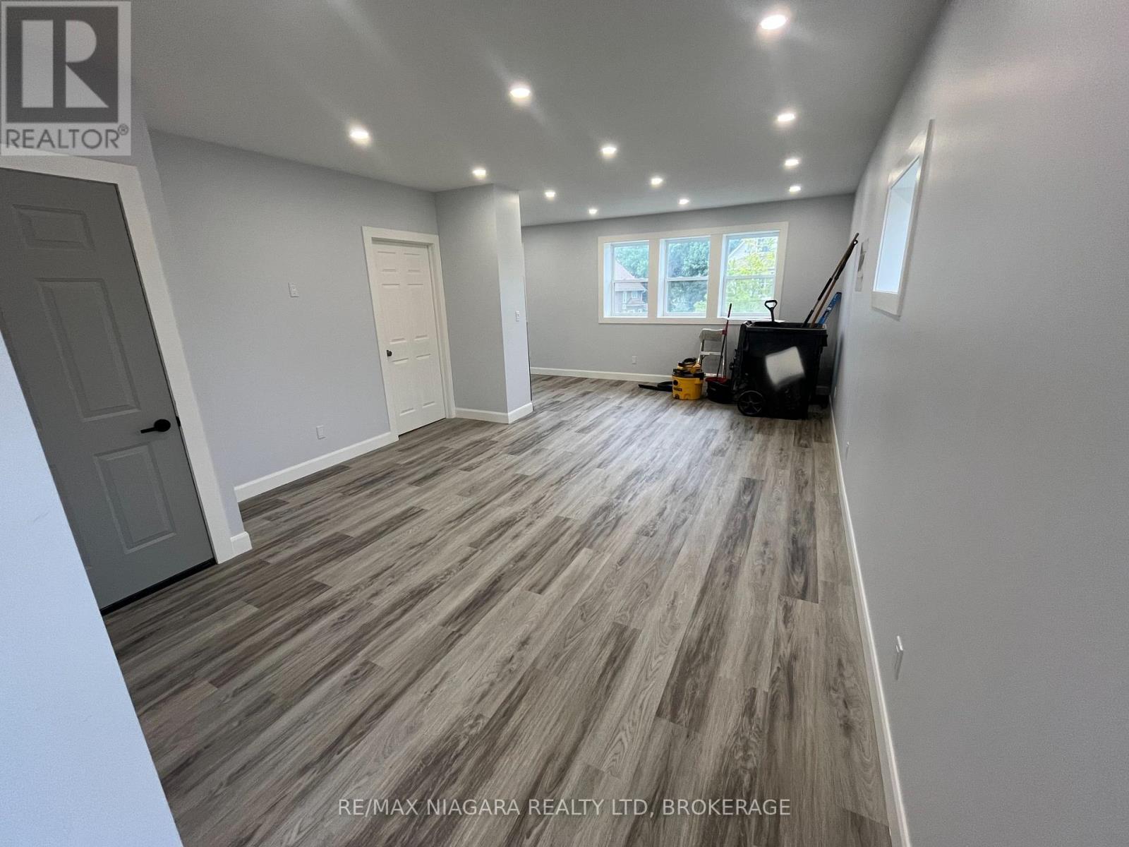 Upper Front - 243 Dufferin Street, Fort Erie, Ontario L2A 2T7 - Photo 15 - X13653728