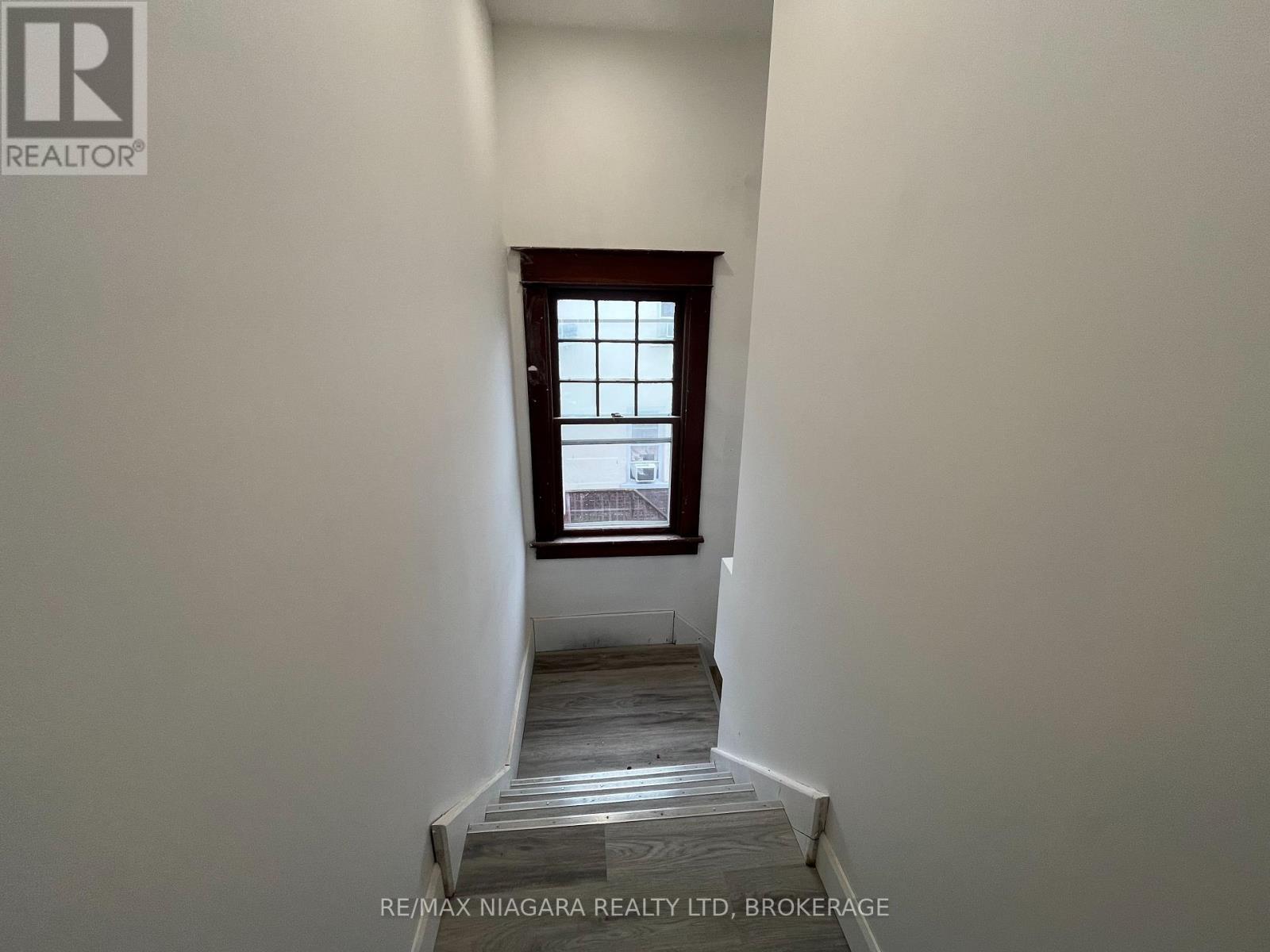Upper Front - 243 Dufferin Street, Fort Erie, Ontario L2A 2T7 - Photo 17 - X13653728