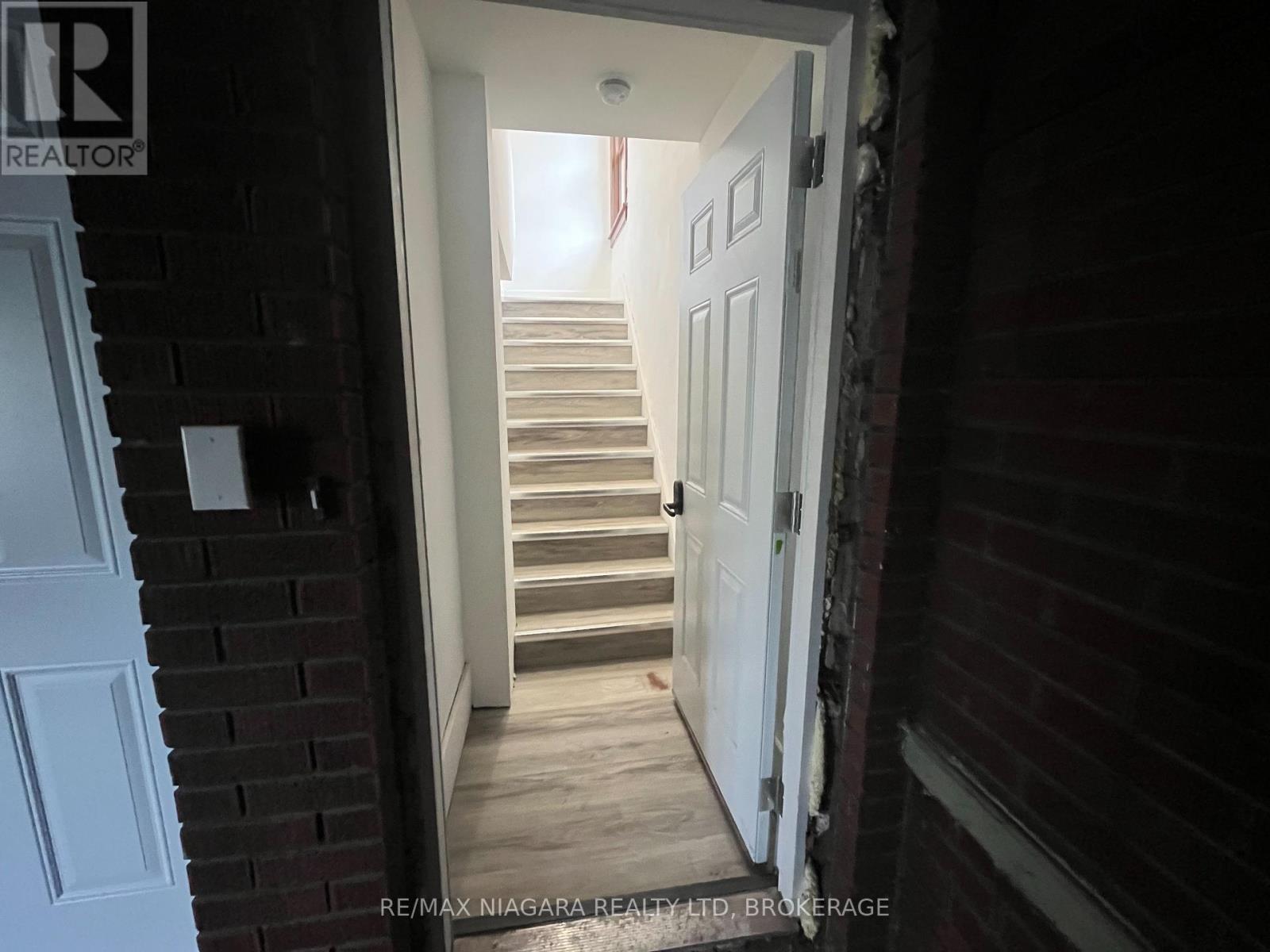 Upper Front - 243 Dufferin Street, Fort Erie, Ontario L2A 2T7 - Photo 18 - X13653728
