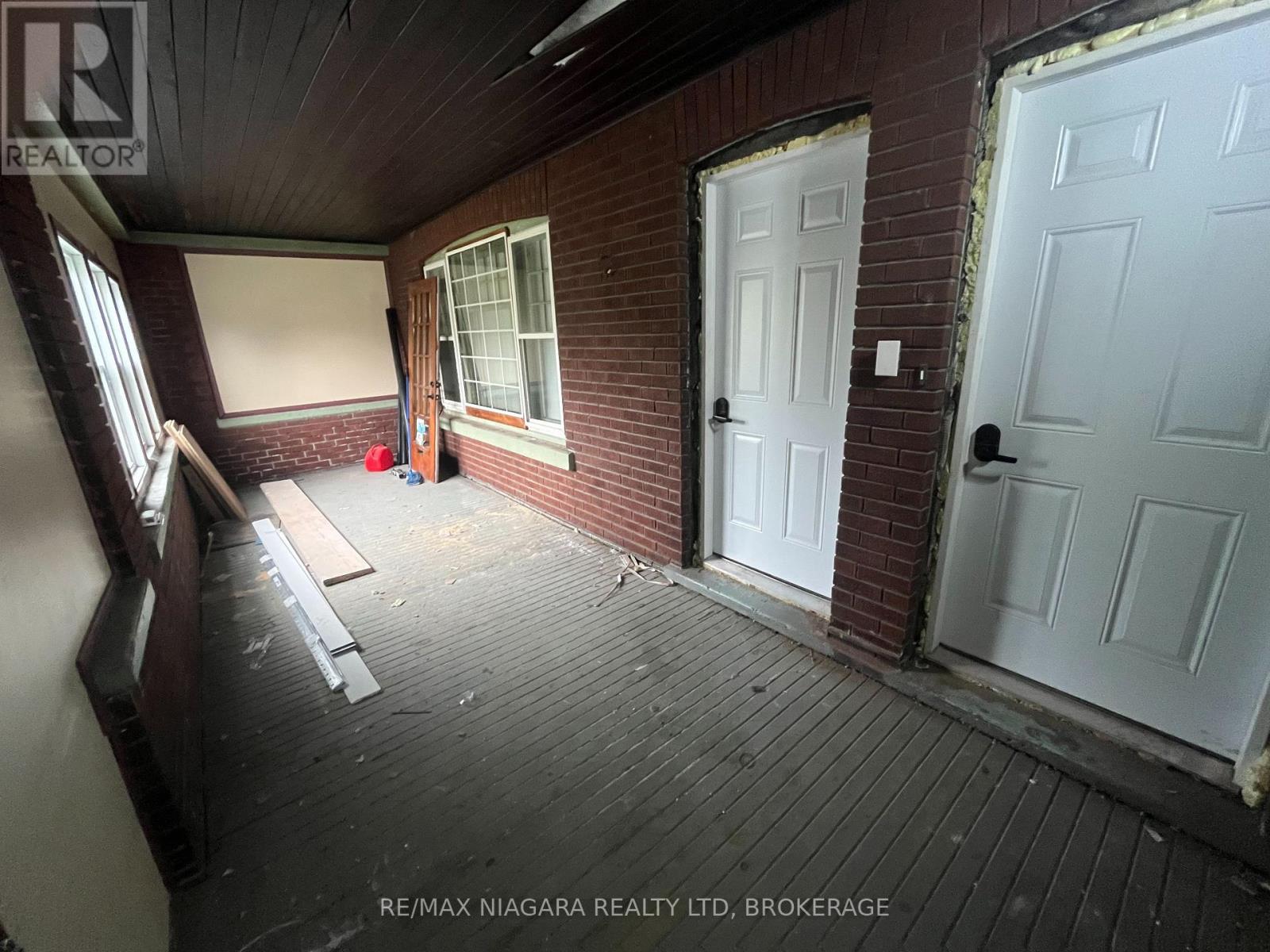 Upper Front - 243 Dufferin Street, Fort Erie, Ontario L2A 2T7 - Photo 19 - X13653728