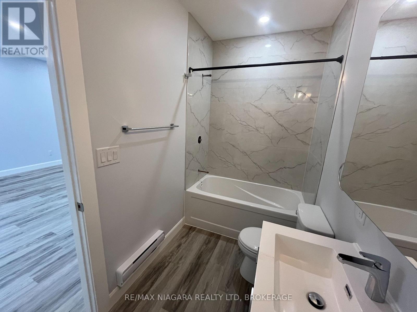 Upper Front - 243 Dufferin Street, Fort Erie, Ontario L2A 2T7 - Photo 6 - X13653728
