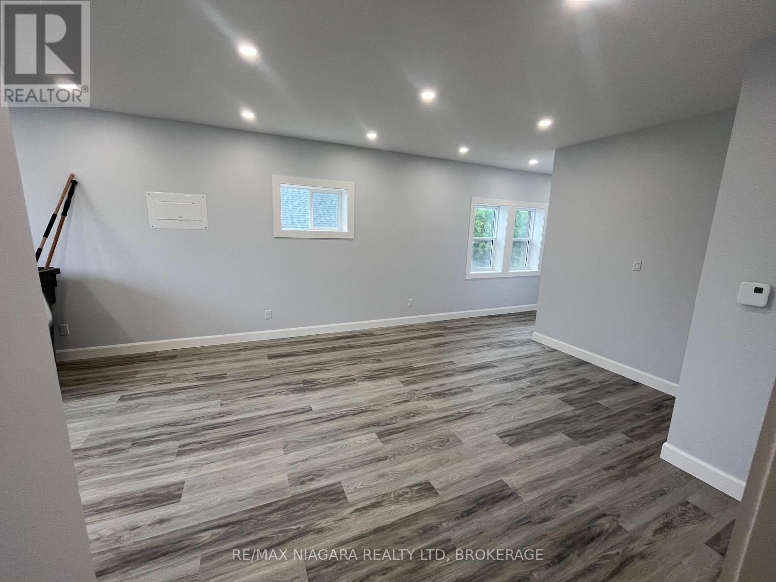 Upper Front - 243 Dufferin Street, Fort Erie, Ontario L2A 2T7 - Photo 8 - X13653728