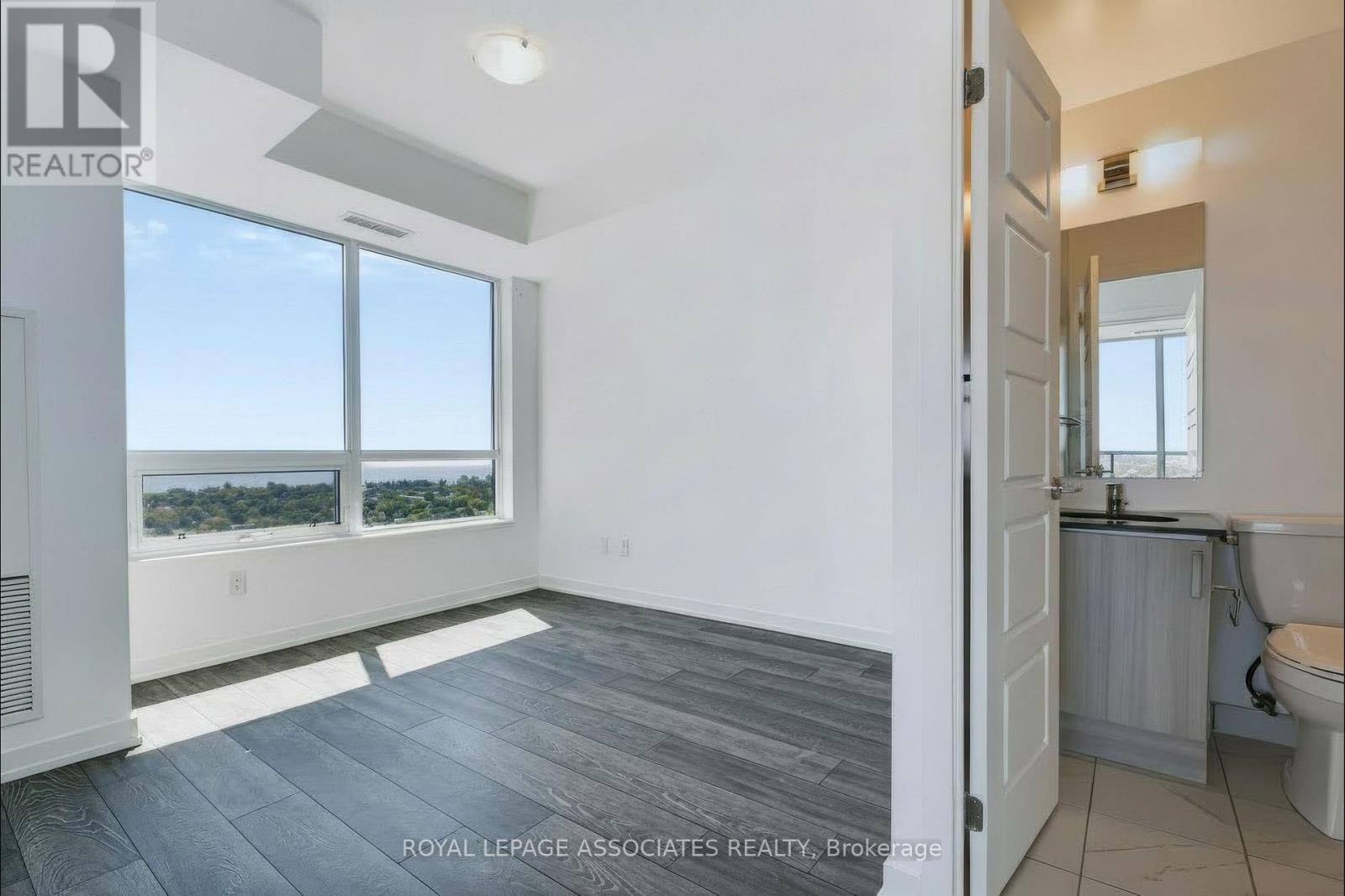 2302 - 1455 Celebration Drive, Pickering, Ontario  L1W 1L8 - Photo 17 - E13653766