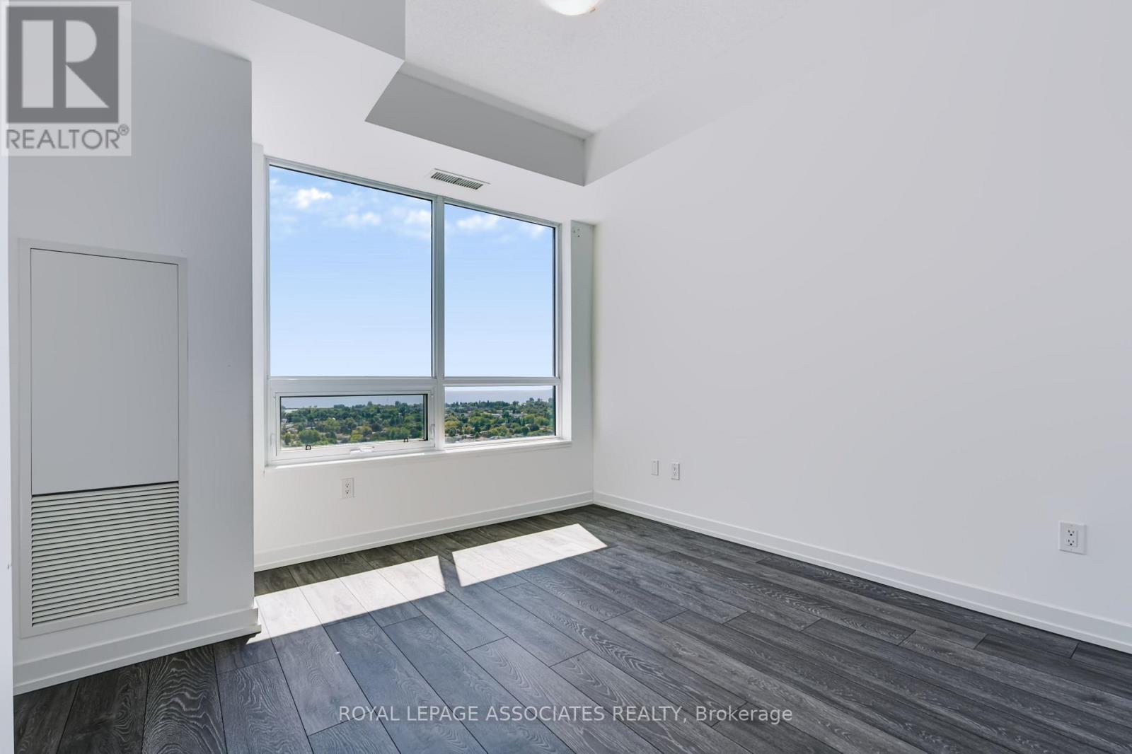 2302 - 1455 Celebration Drive, Pickering, Ontario  L1W 1L8 - Photo 18 - E13653766