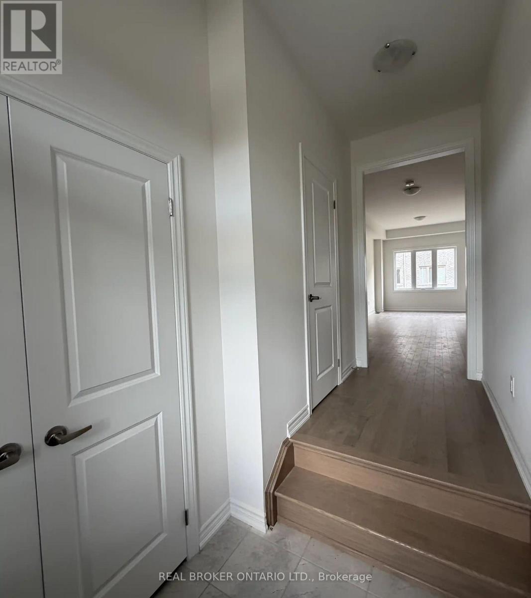 22 Brethet Heights, New Tecumseth (Beeton), Ontario  L0G 1A0 - Photo 2 - N13653798