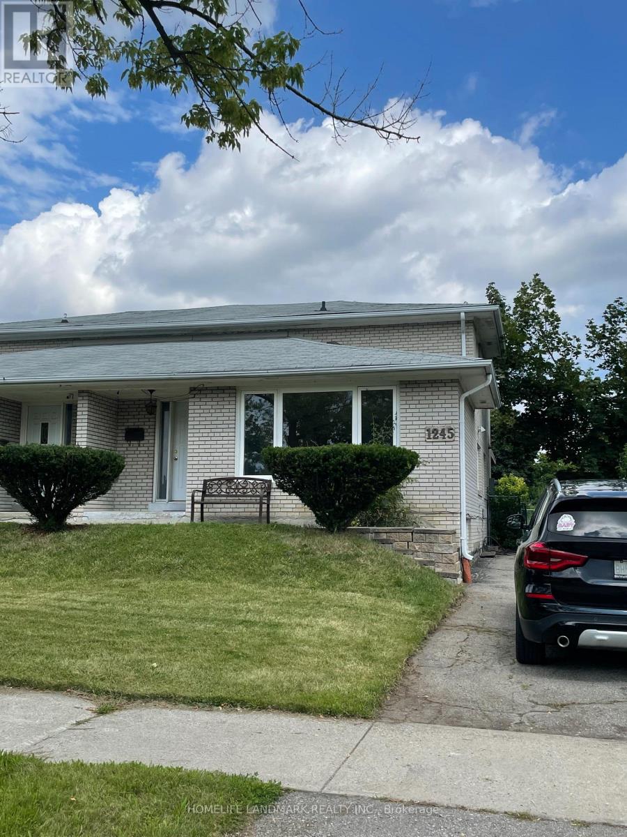 1245 SHAMIR CRESCENT, Mississauga, Ontario
