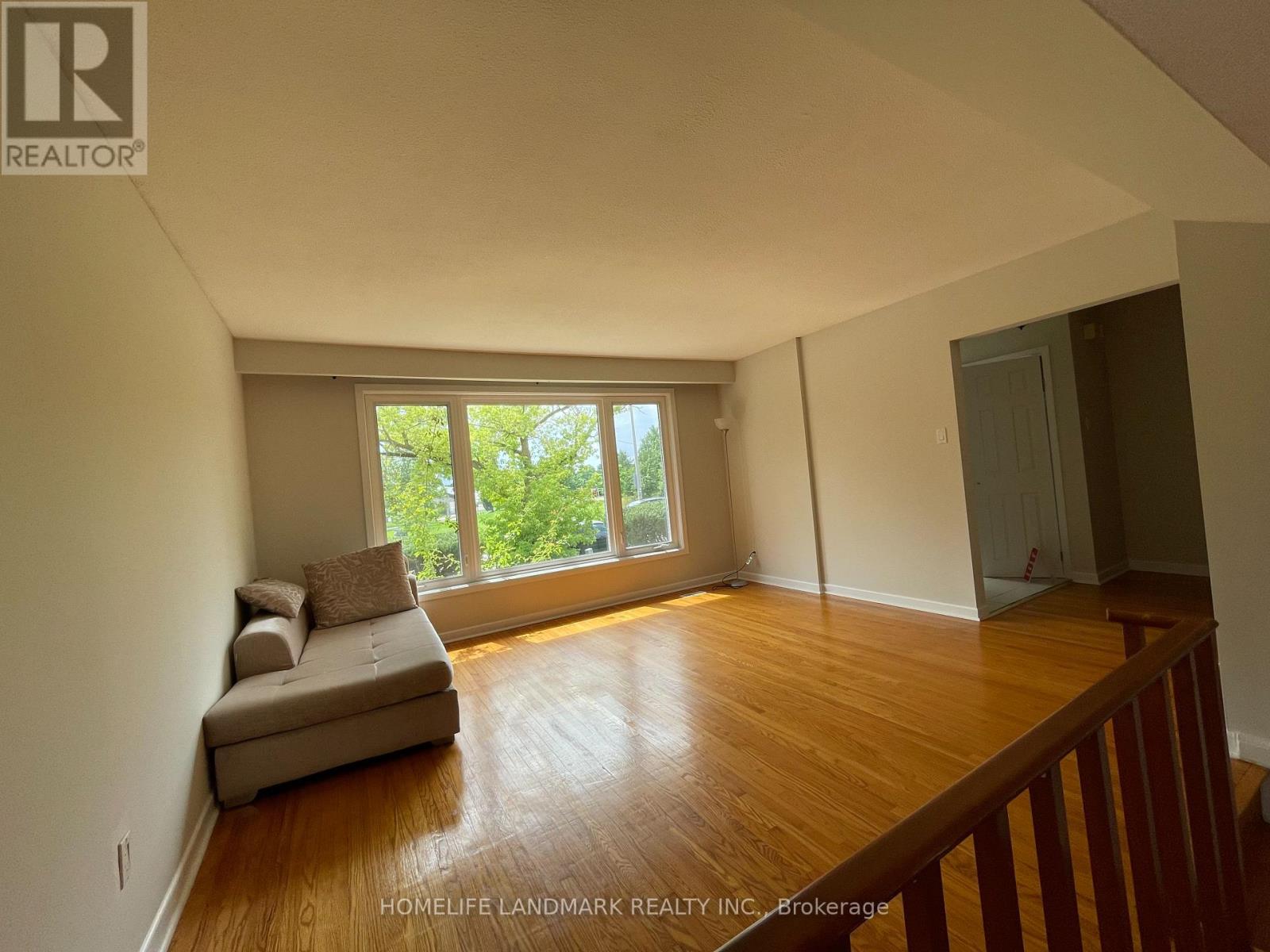 1245 Shamir Crescent, Mississauga, Ontario  L5C 1L2 - Photo 4 - W13653726