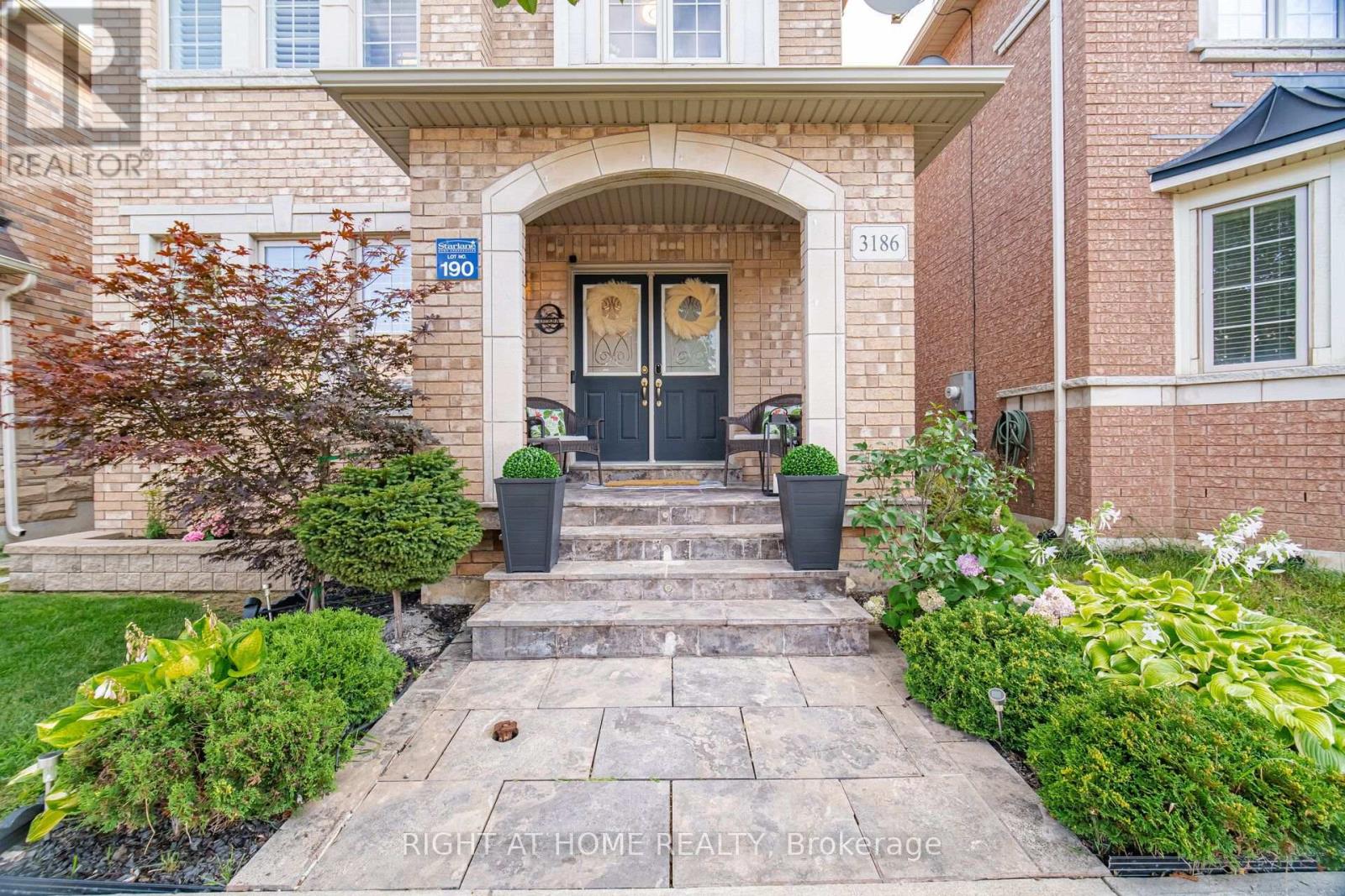 3186 ROBERT BROWN BOULEVARD, Oakville, Ontario
