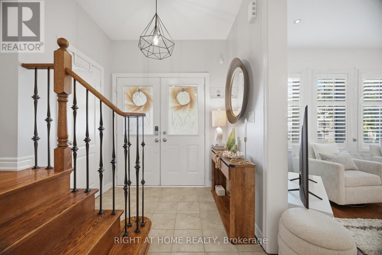 3186 Robert Brown Boulevard, Oakville, Ontario  L7M 0P2 - Photo 3 - W13653784