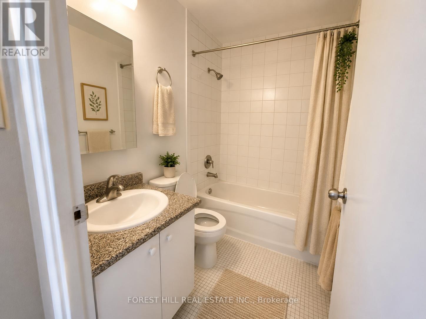 402 - 165 Kennedy Road, Brampton, Ontario  L6W 3H2 - Photo 5 - W13653796
