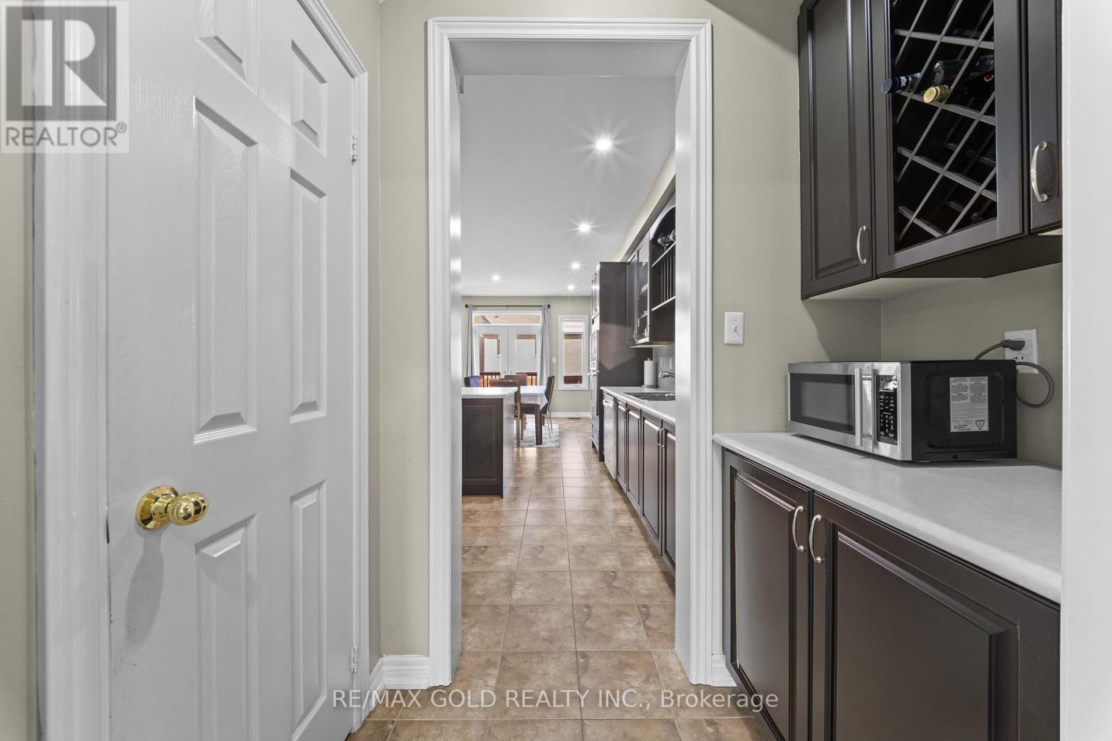 11 Clearfield Drive, Brampton, Ontario  L6P 3L3 - Photo 10 - W13653708