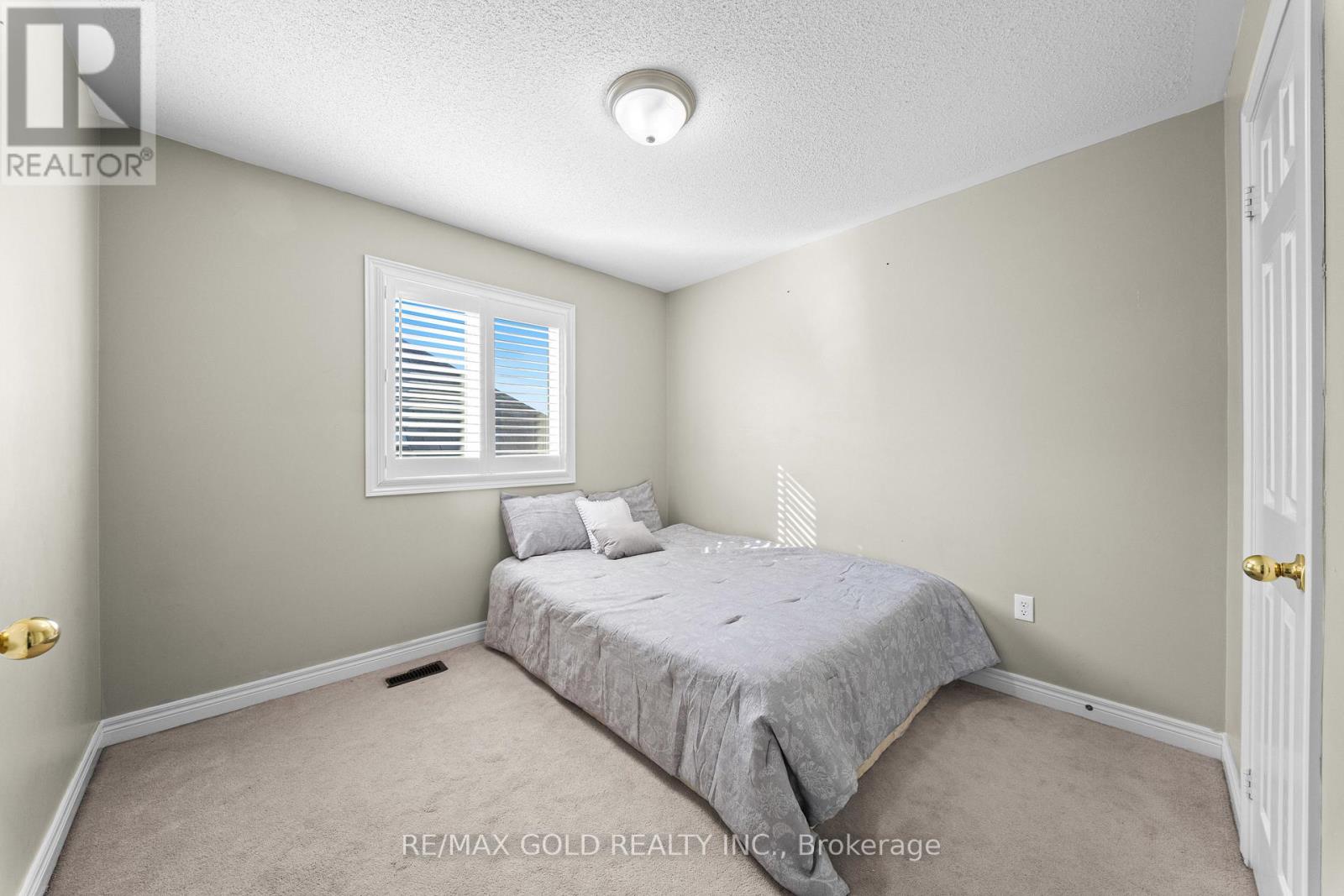 11 Clearfield Drive, Brampton, Ontario  L6P 3L3 - Photo 21 - W13653708