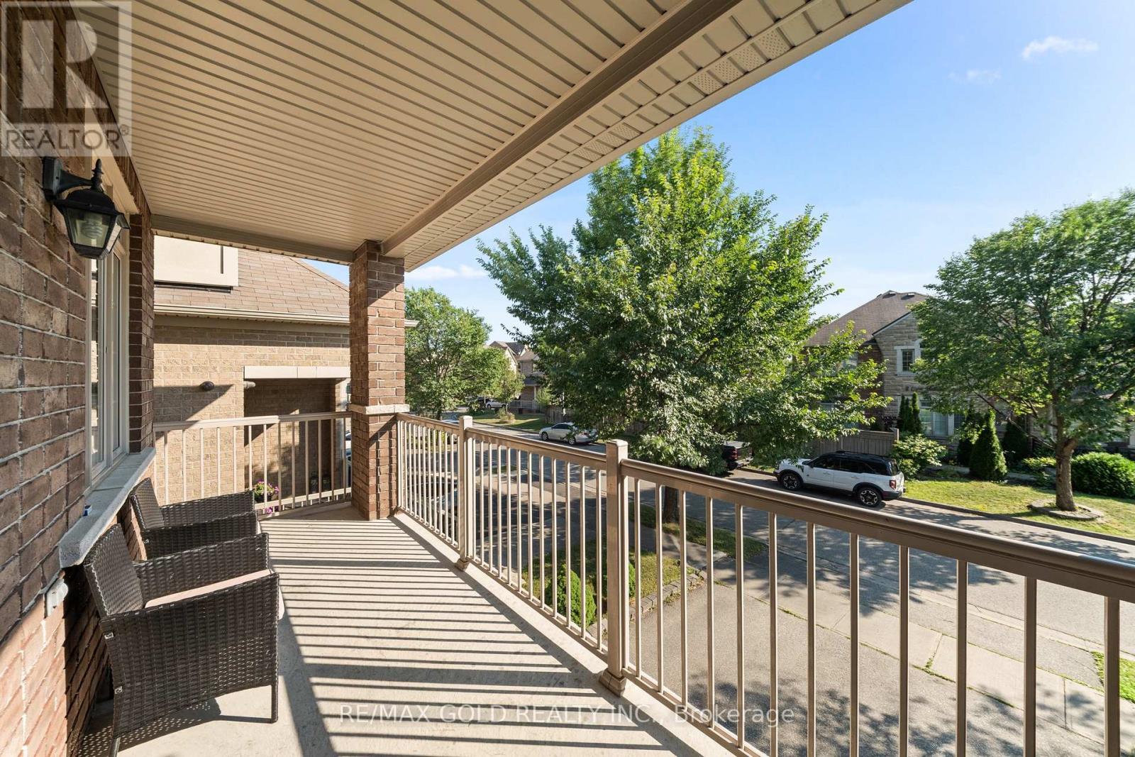 11 Clearfield Drive, Brampton, Ontario  L6P 3L3 - Photo 12 - W13653708