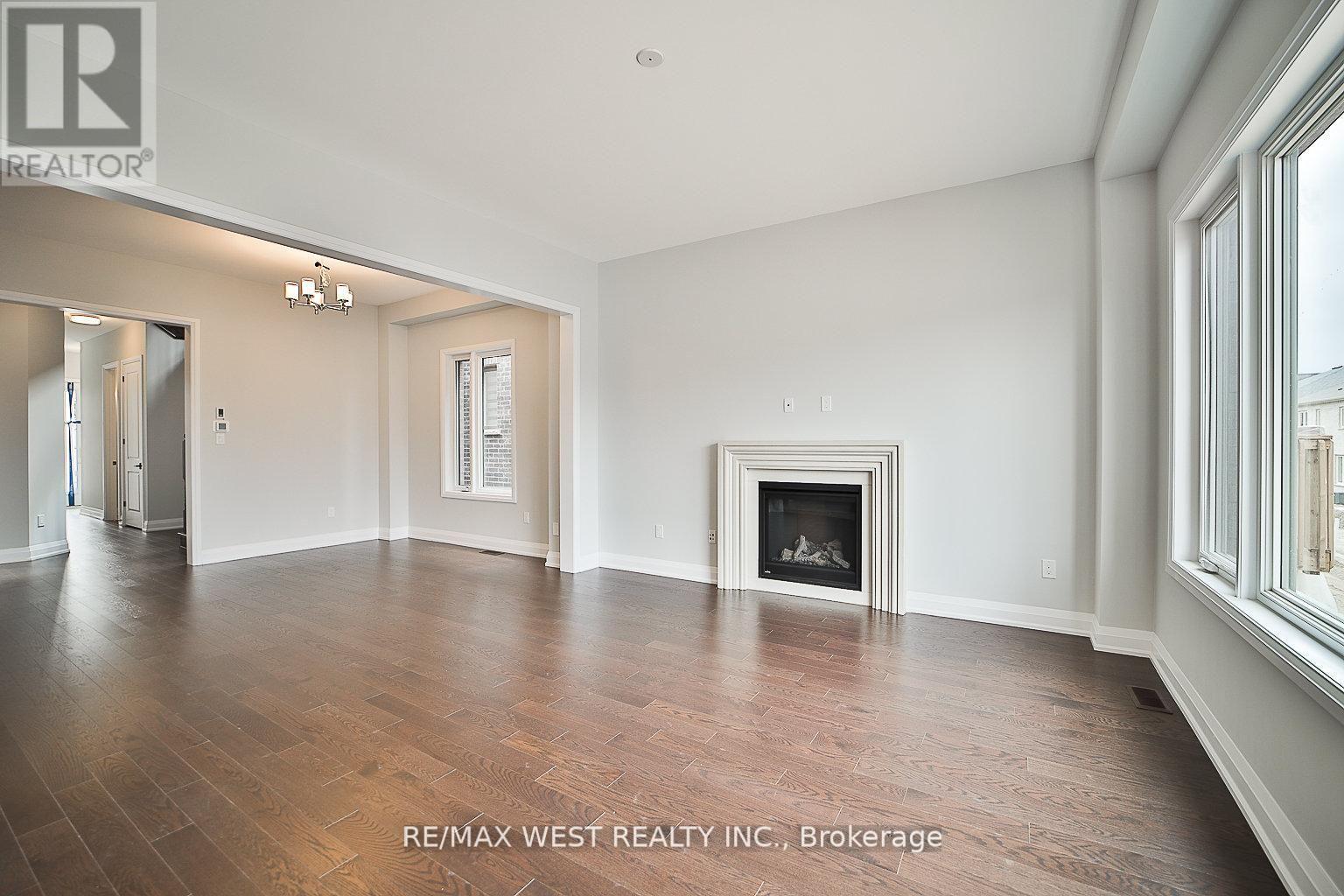 14 Periwinkle Road E, Springwater, Ontario  L0L 1Y3 - Photo 4 - S13543876