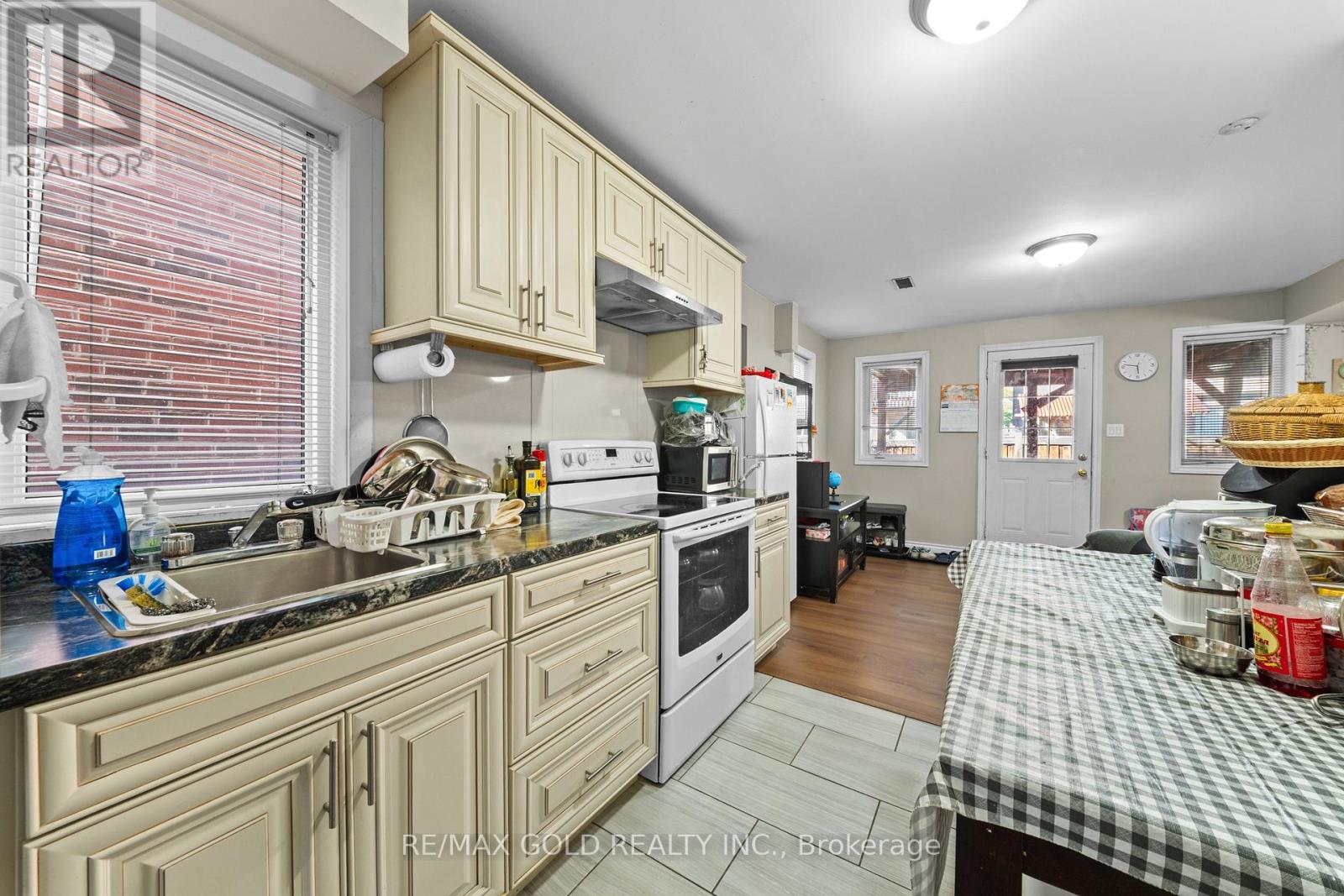 11 Clearfield Drive, Brampton, Ontario  L6P 3L3 - Photo 22 - W13653708