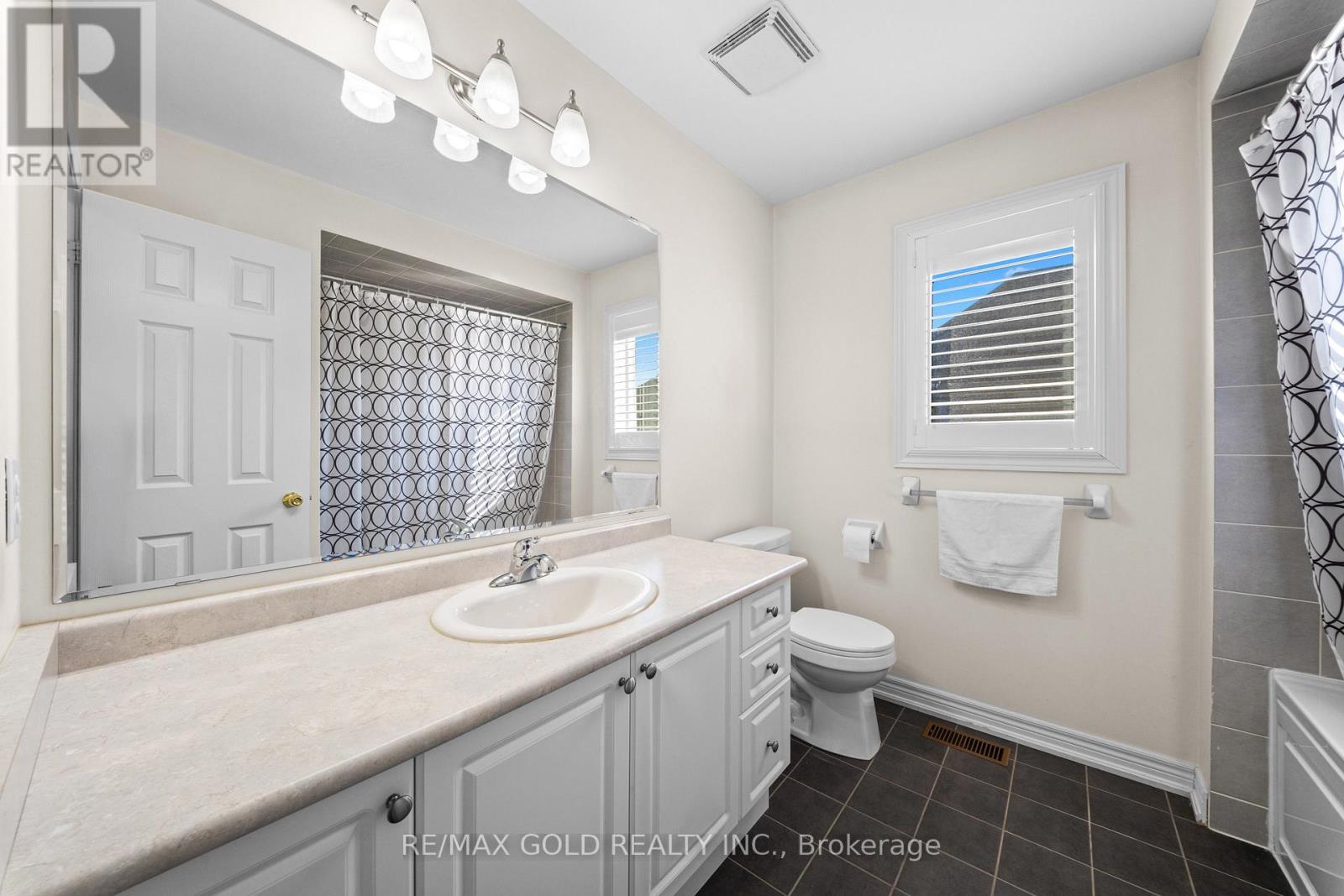 11 Clearfield Drive, Brampton, Ontario  L6P 3L3 - Photo 20 - W13653708