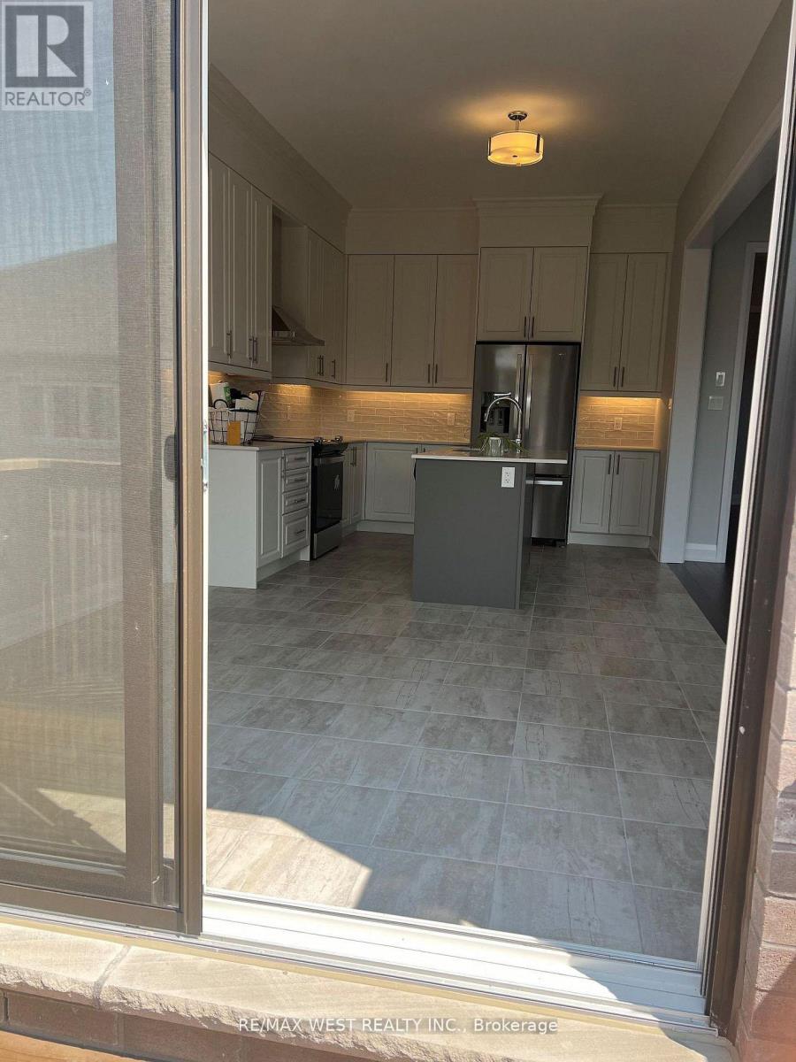14 Periwinkle Road E, Springwater, Ontario  L0L 1Y3 - Photo 7 - S13543876