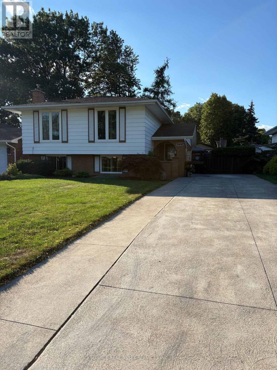 9440 CHESTNUT DRIVE, Windsor, Ontario