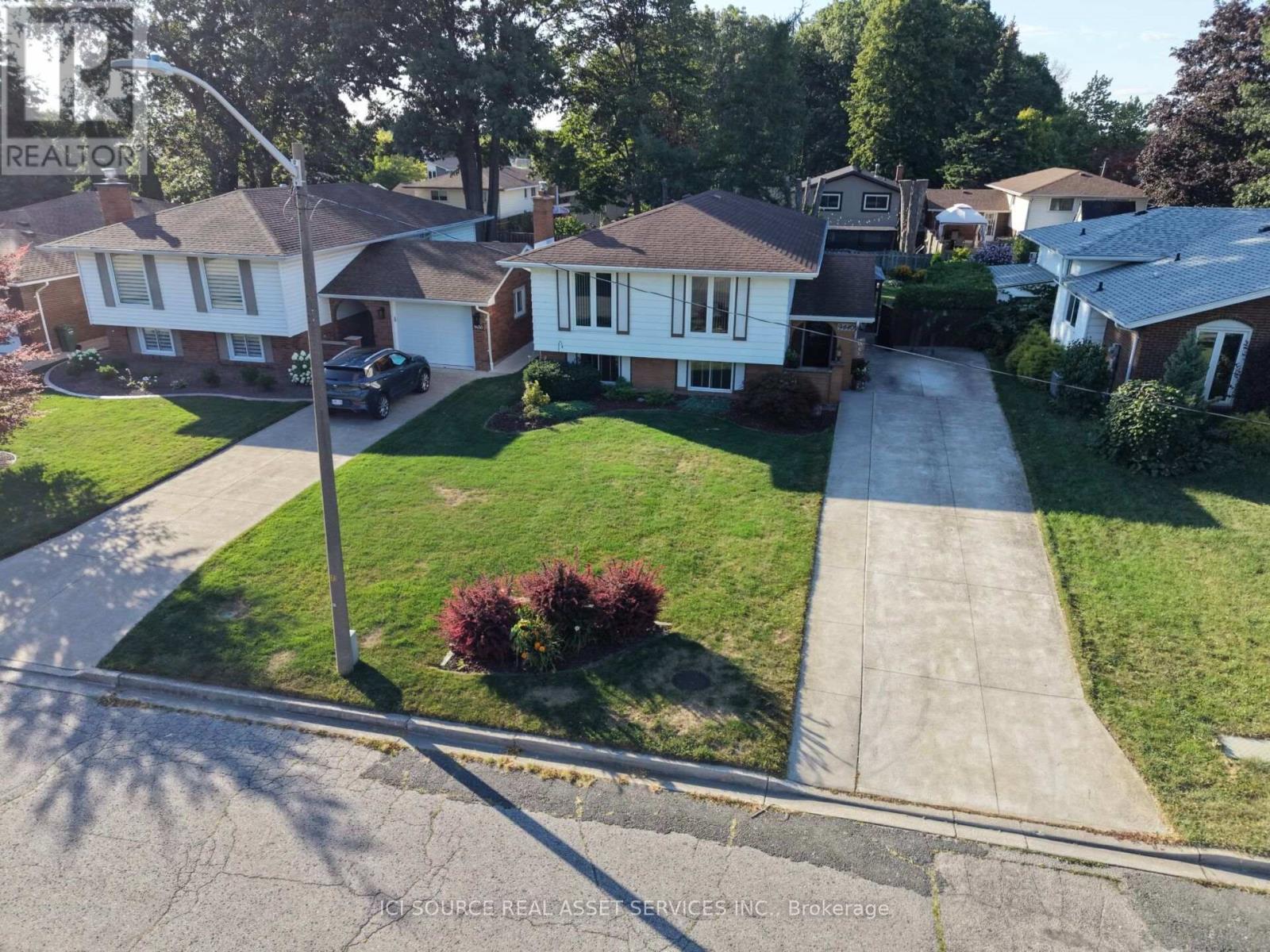 9440 Chestnut Drive, Windsor, Ontario  N8R 1G8 - Photo 2 - X13653794