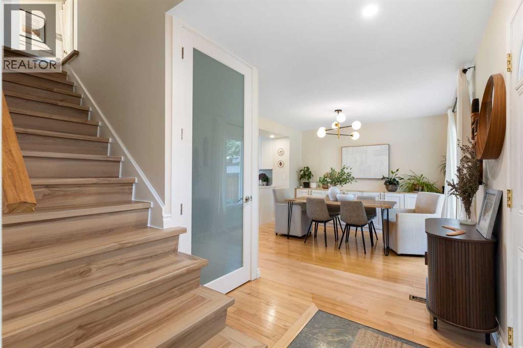 8 Midridge Bay SE, Calgary, Alberta  T2X 1E7 - Photo 3 - A2333831