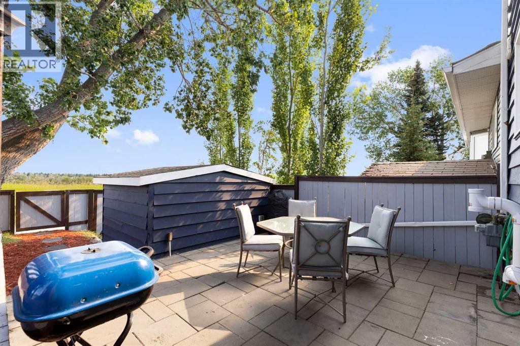 8 Midridge Bay SE, Calgary, Alberta  T2X 1E7 - Photo 32 - A2333831