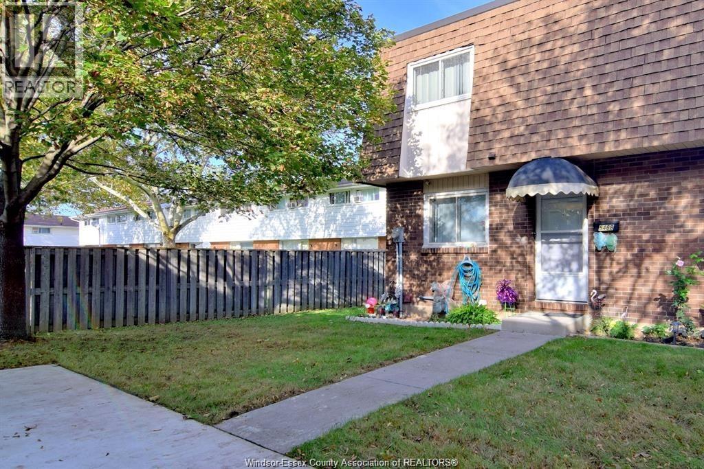 5468 Lassaline Avenue, Windsor, Ontario  N8T 1A9 - Photo 1 - 26019235