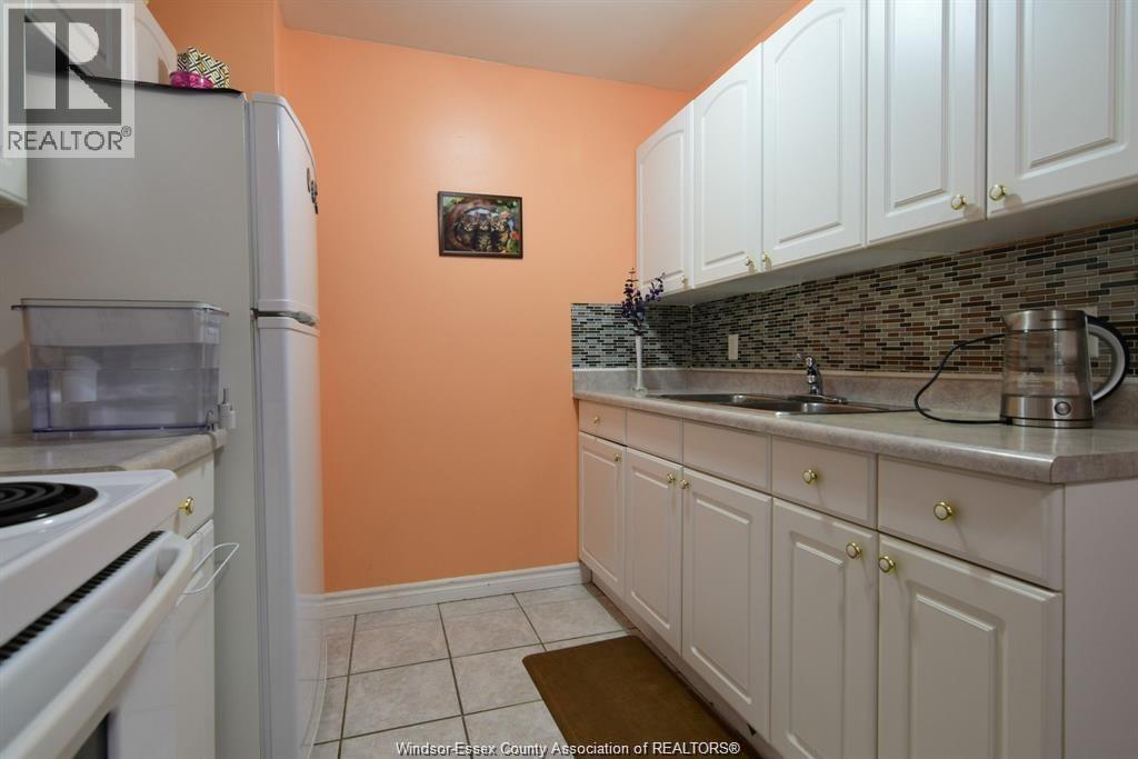 5468 Lassaline Avenue, Windsor, Ontario  N8T 1A9 - Photo 8 - 26019235
