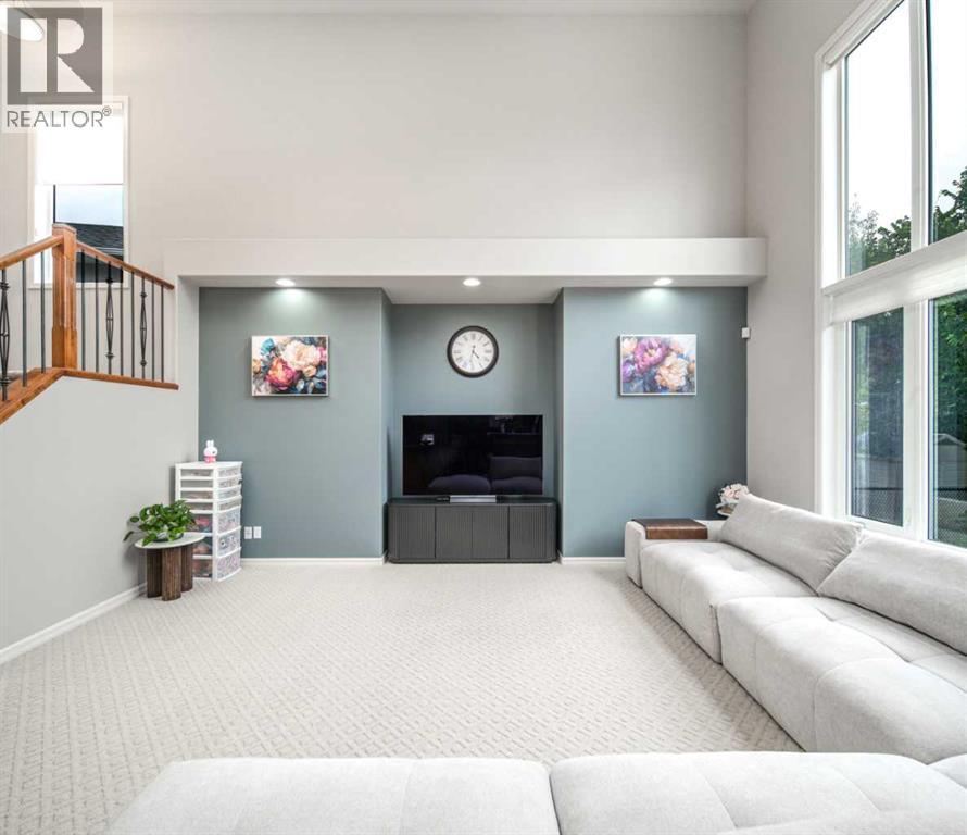 146 West Springs Place SW, Calgary, Alberta  T3H 4W2 - Photo 4 - A2335268