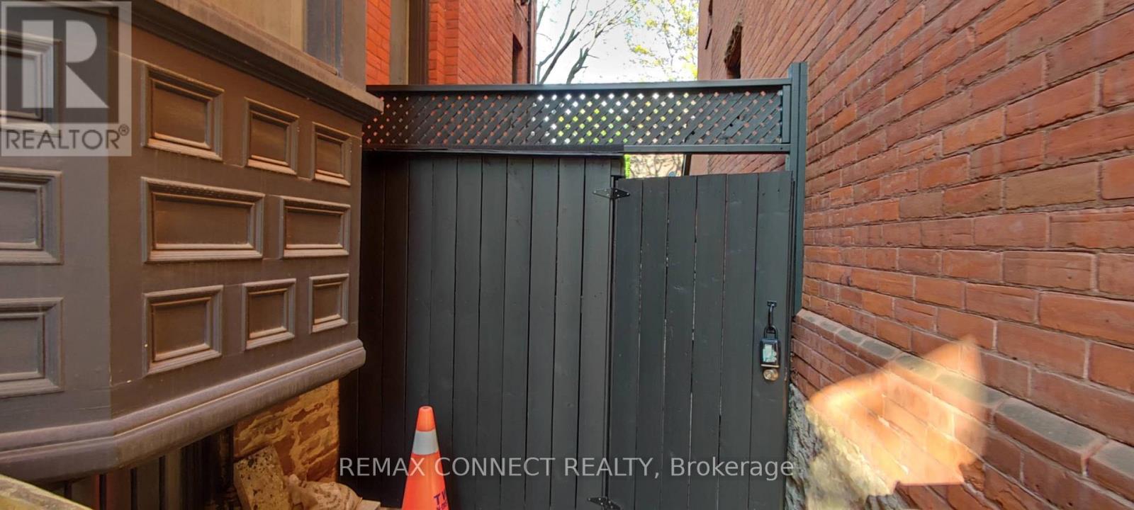 Lower - 123 Bedford Road, Toronto, Ontario M5R 2K6 - Photo 2 - C13650182