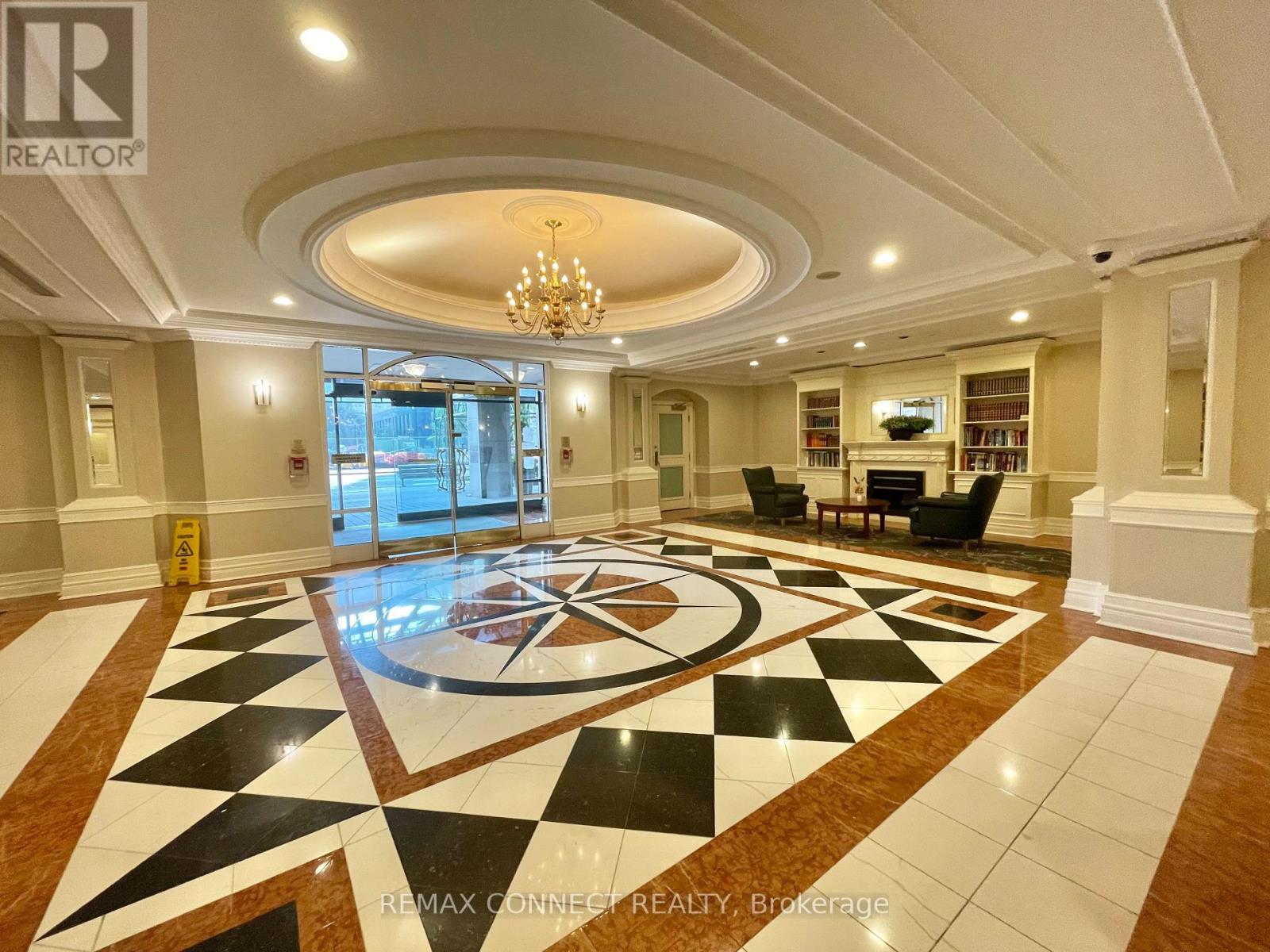 304 (2nd Br) - 889 Bay Street, Toronto, Ontario  M5S 3K5 - Photo 2 - C13653688