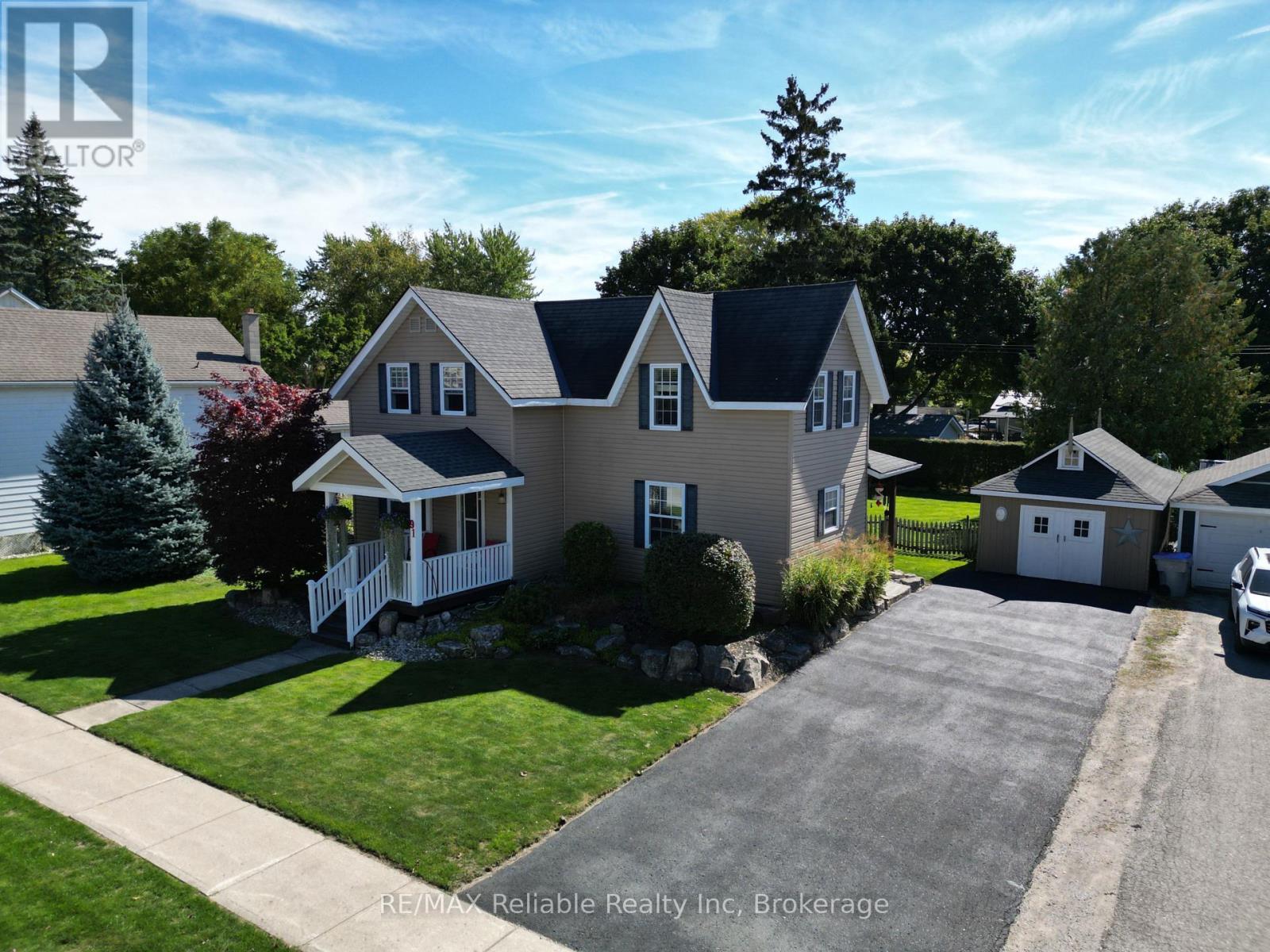 91 King Street, Bluewater (Hensall), Ontario  N0M 1X0 - Photo 1 - X13653852
