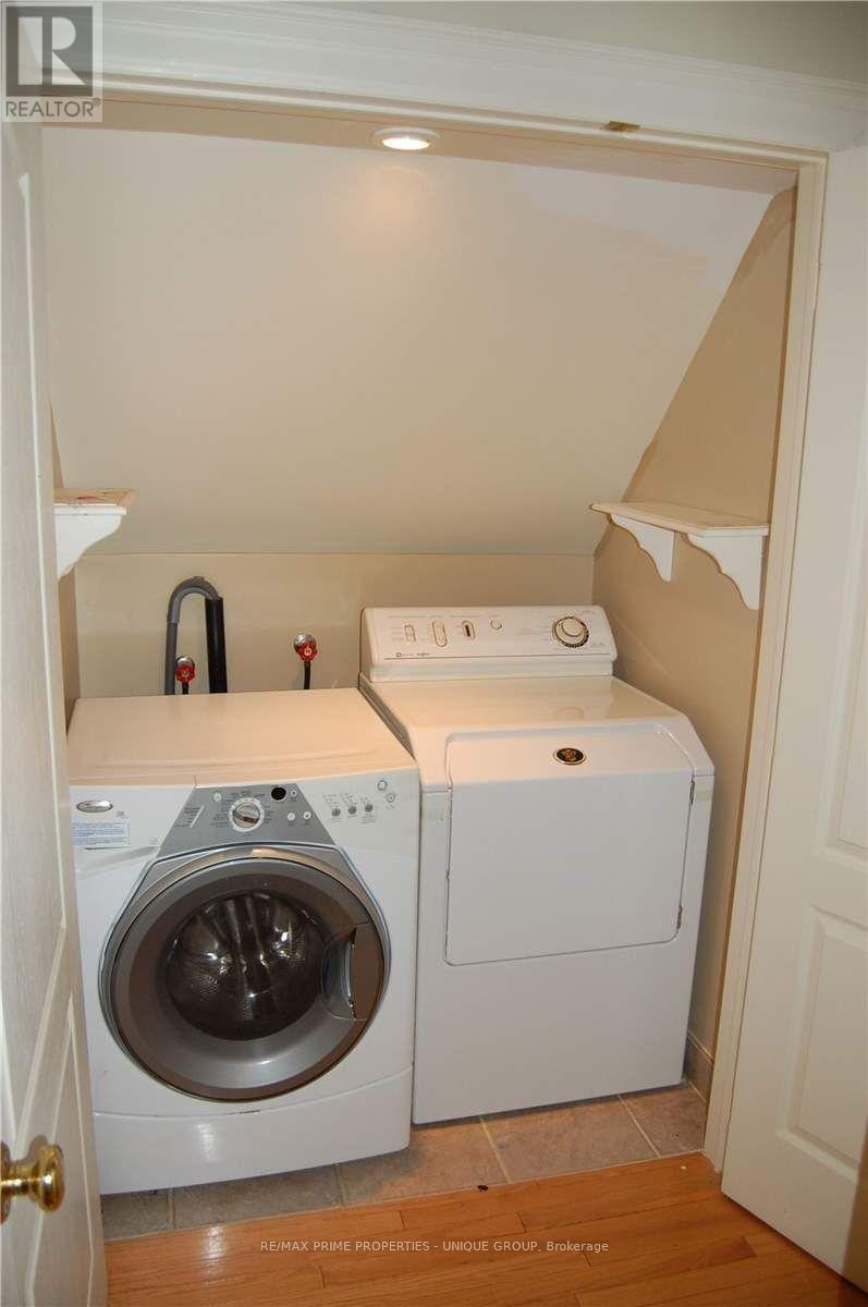Upper - 39 Whitehall Road, Toronto, Ontario  M4W 2C5 - Photo 11 - C13580270