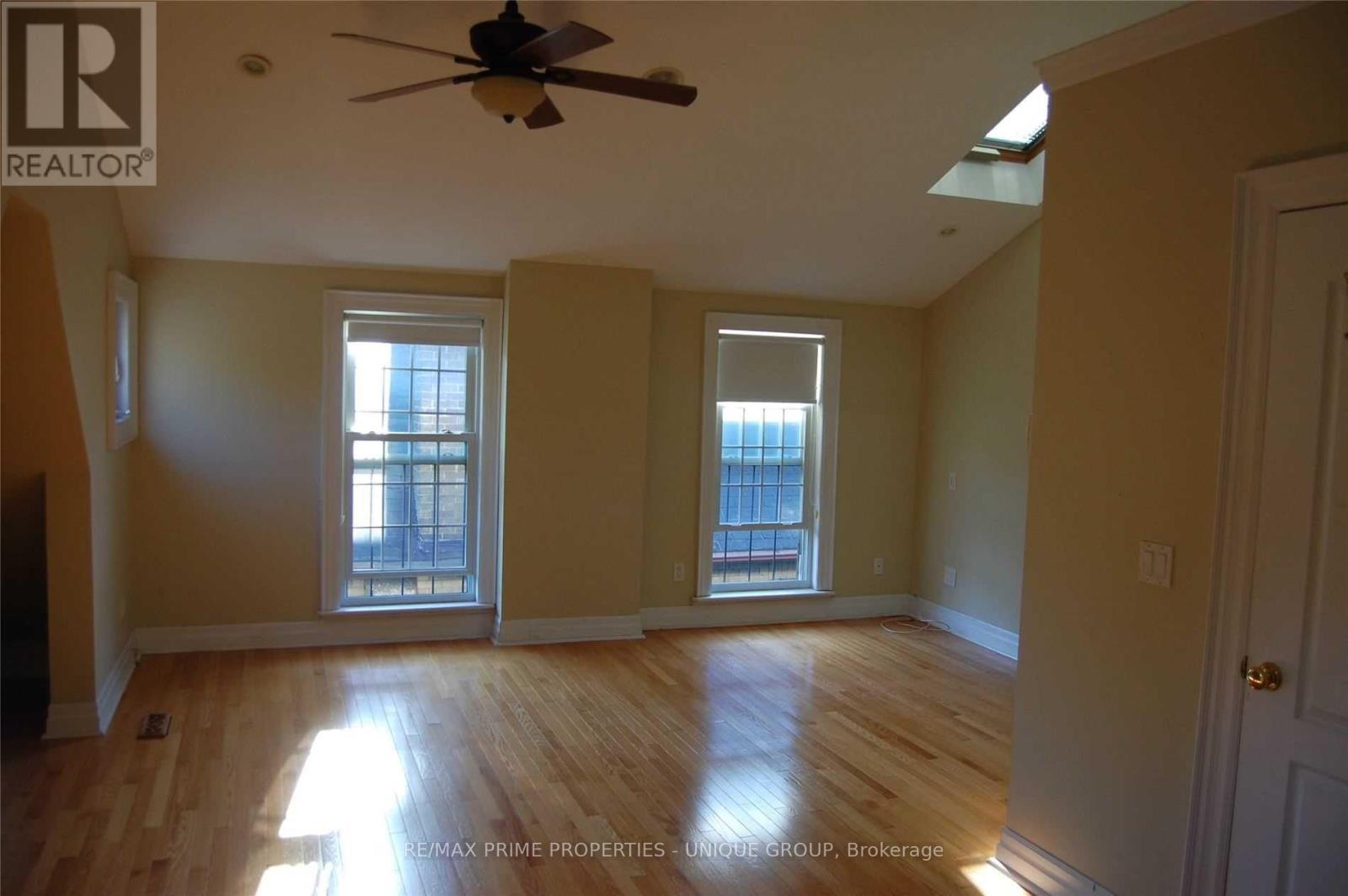 Upper - 39 Whitehall Road, Toronto, Ontario  M4W 2C5 - Photo 2 - C13580270