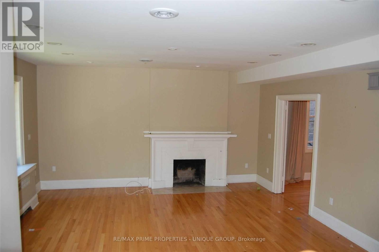 Upper - 39 Whitehall Road, Toronto, Ontario  M4W 2C5 - Photo 4 - C13580270